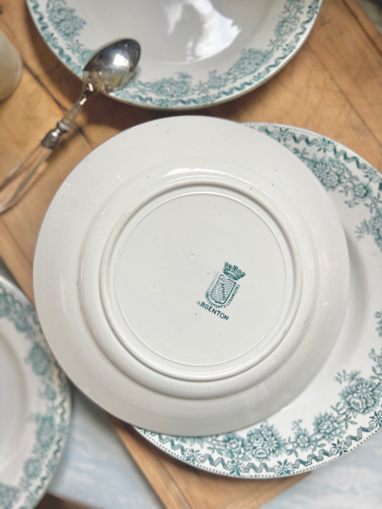Petites assiettes Saint Amand en terre de fer