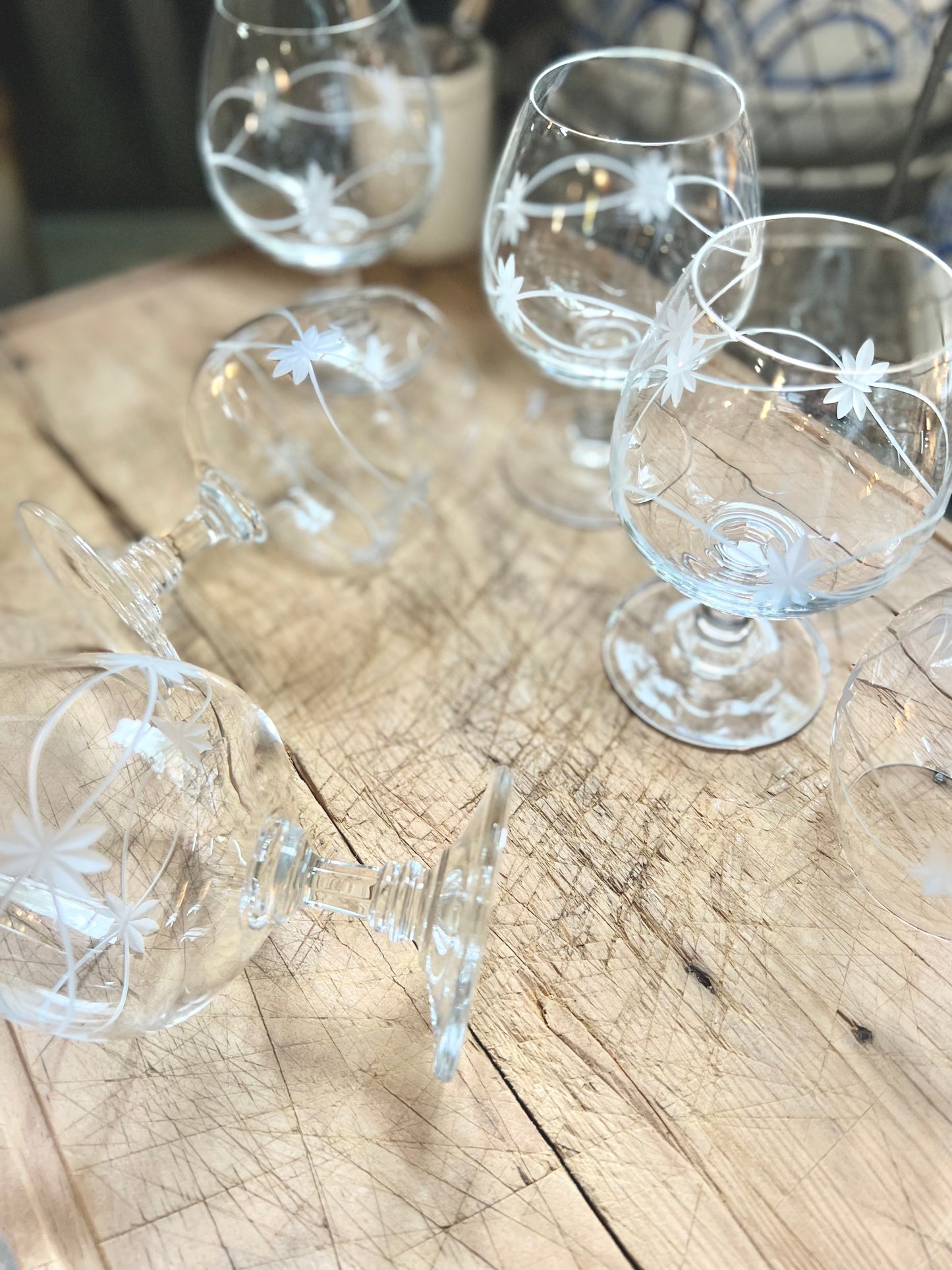 7 copas de oporto de cristal, art déco.