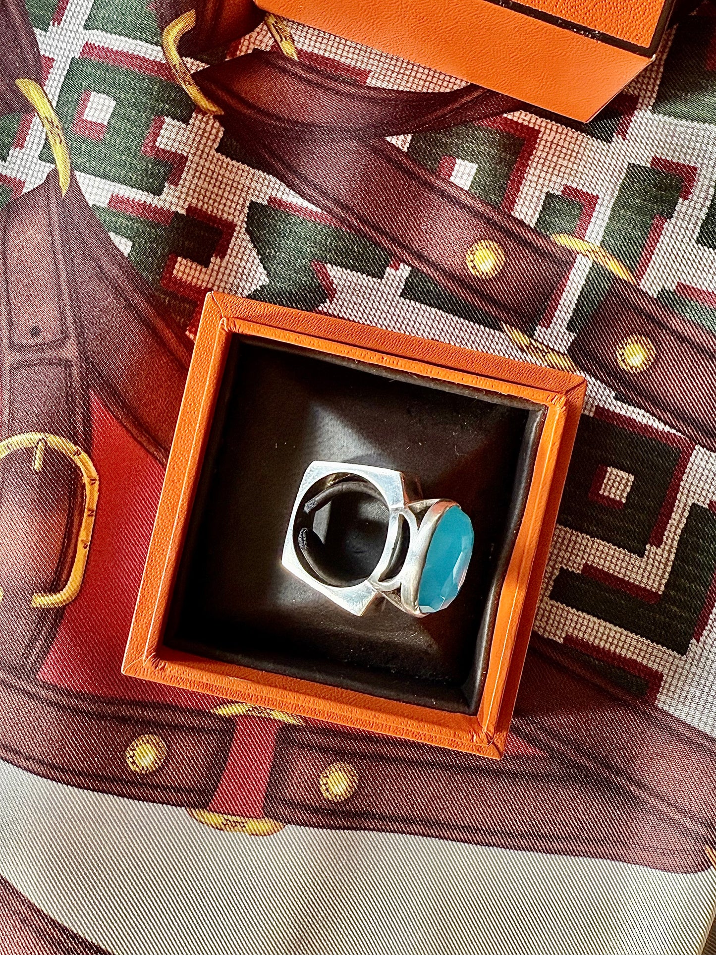 Bague art déco, argent et cristal taillé