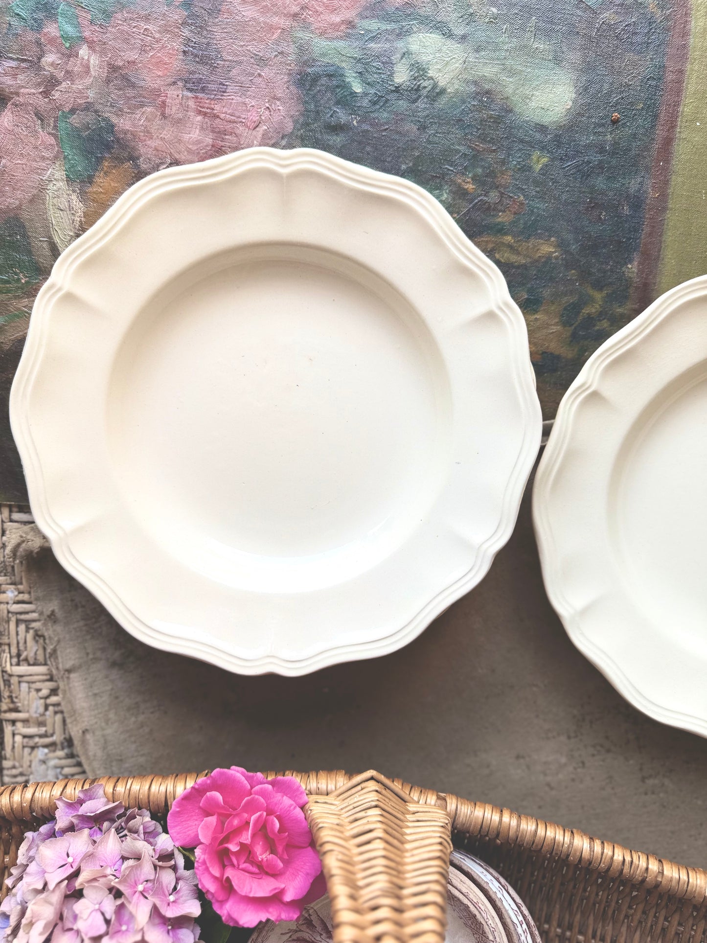 Assiettes Digoin Sarreguemines, ivoire.