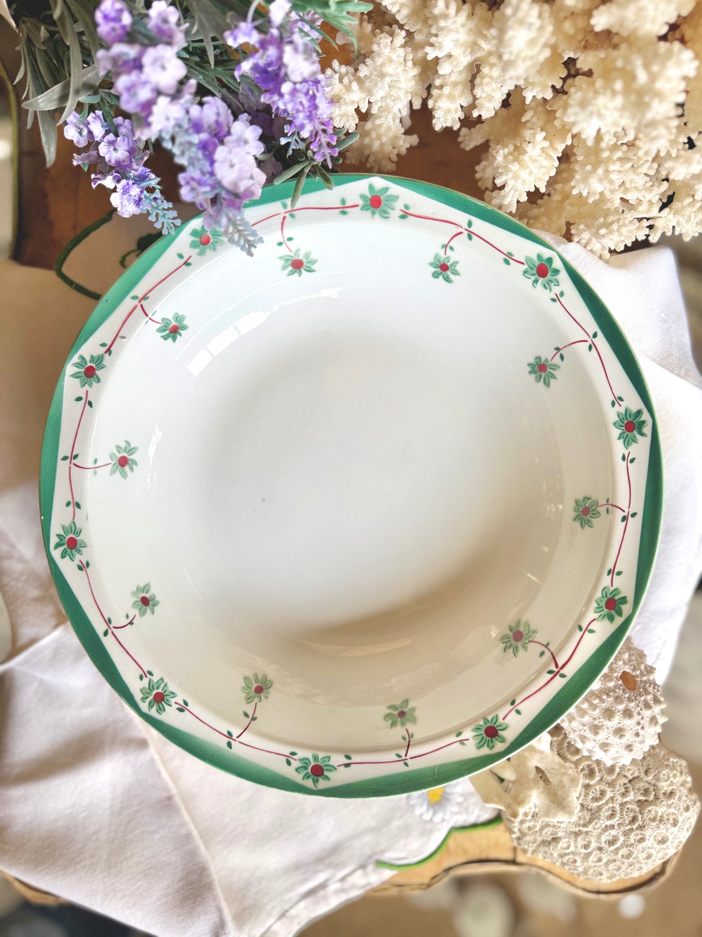 Plat rond creux Creil et Montereau « Francine »