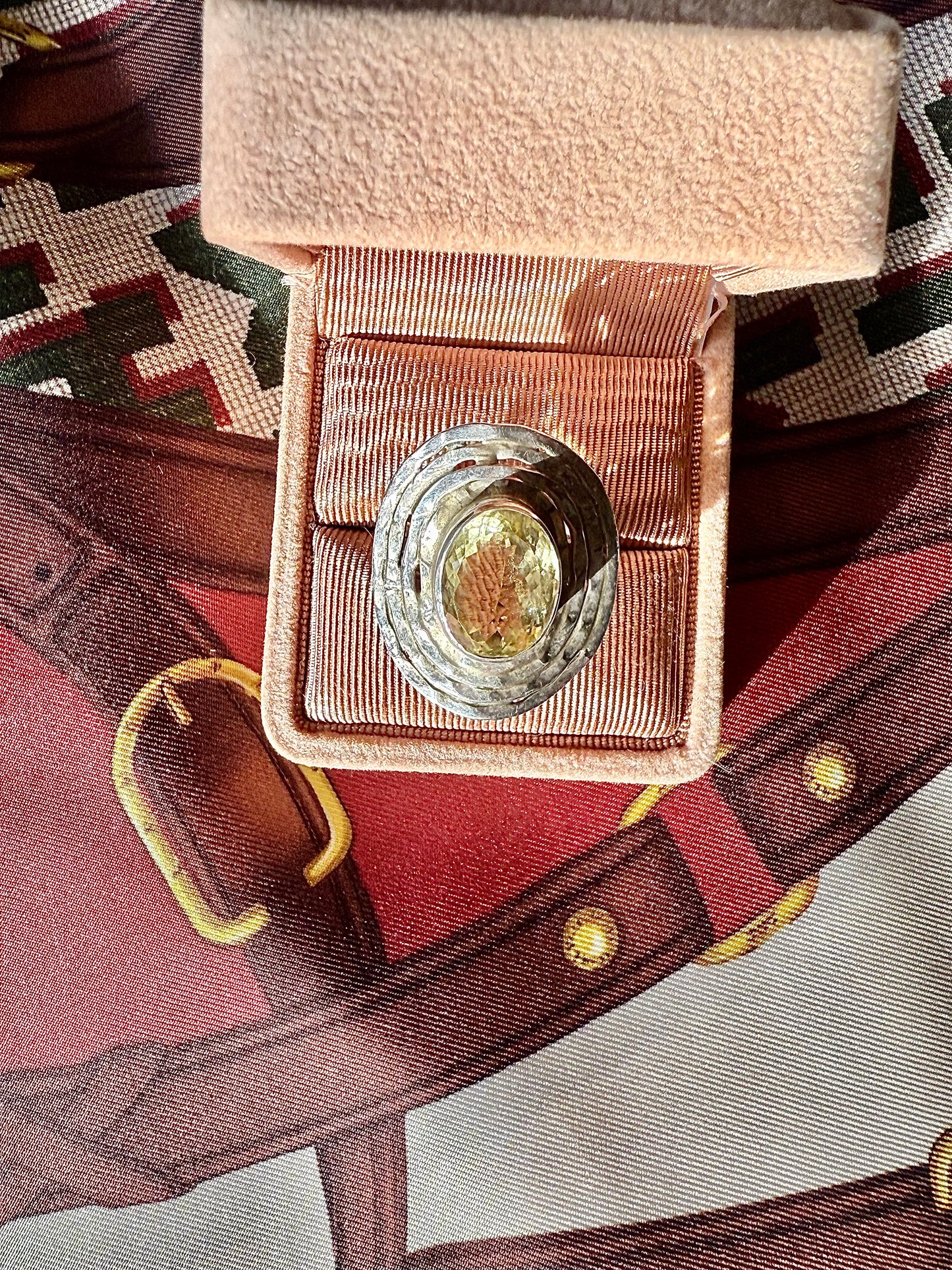Bague en argent et citrine