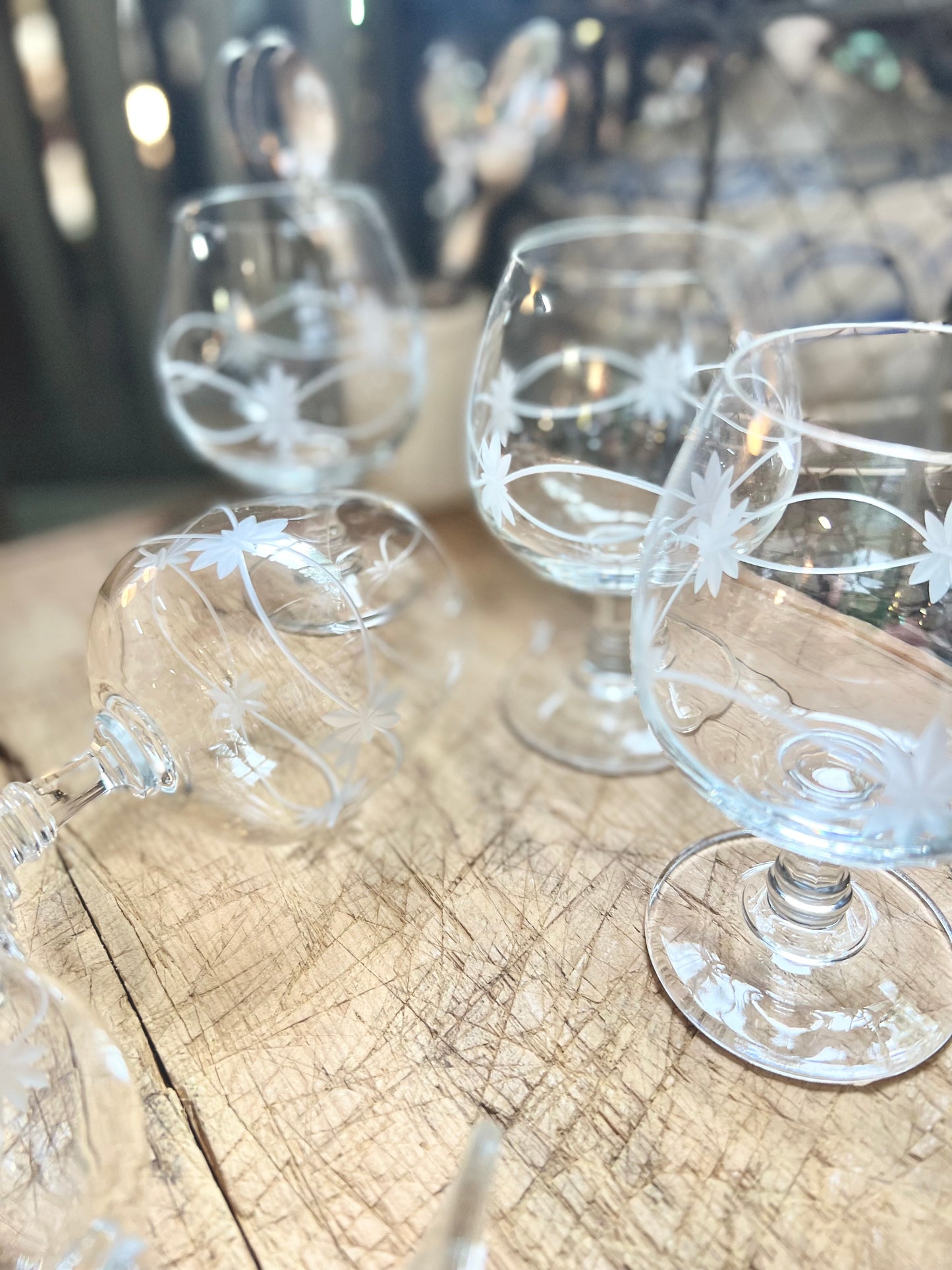 7 copas de oporto de cristal, art déco.