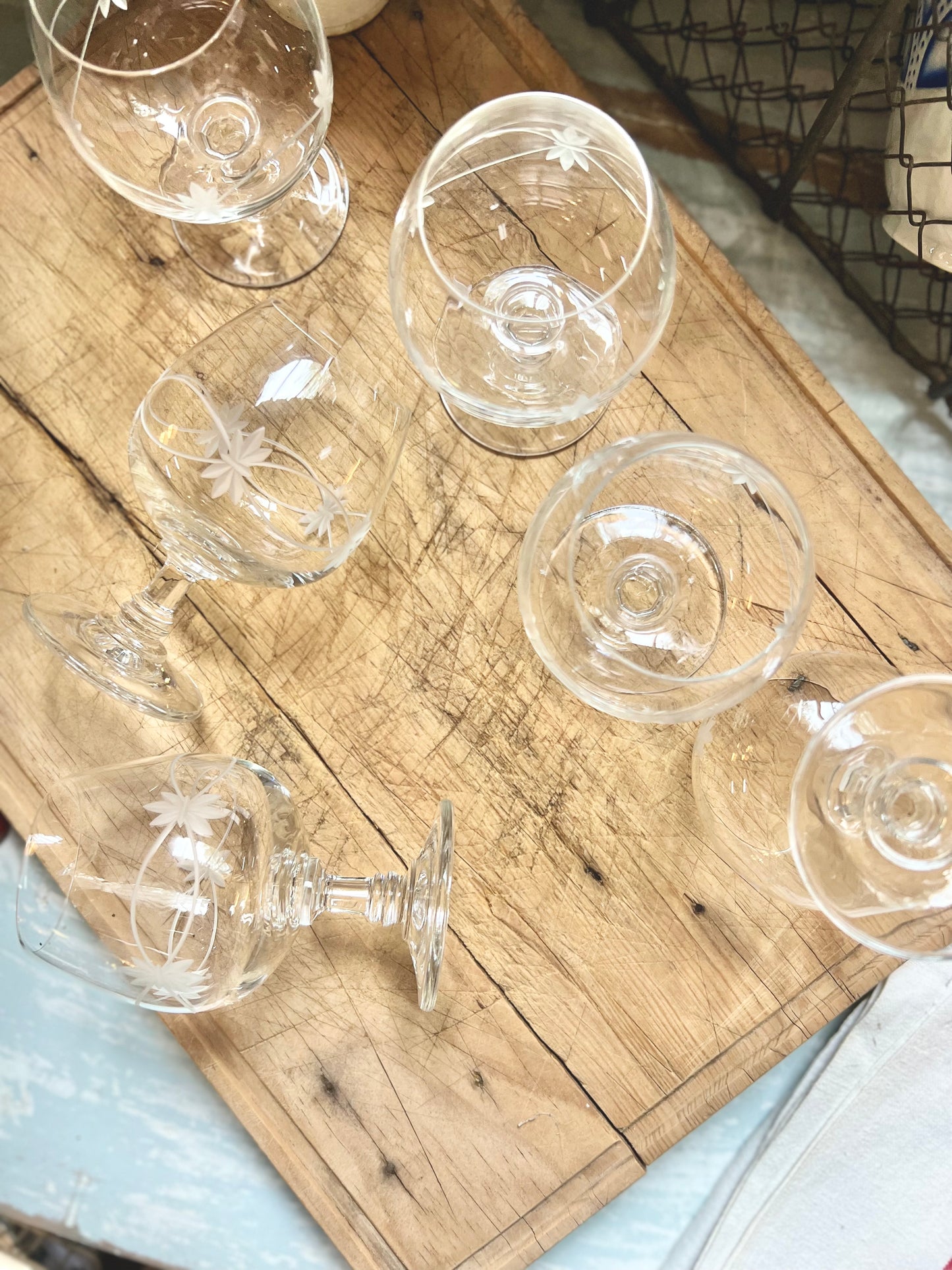 7 copas de oporto de cristal, art déco.