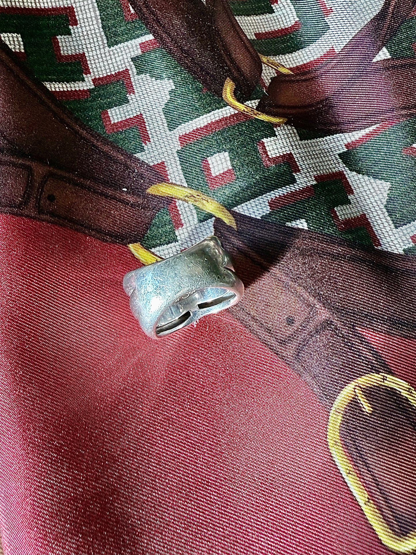 Bague entrelats en argent