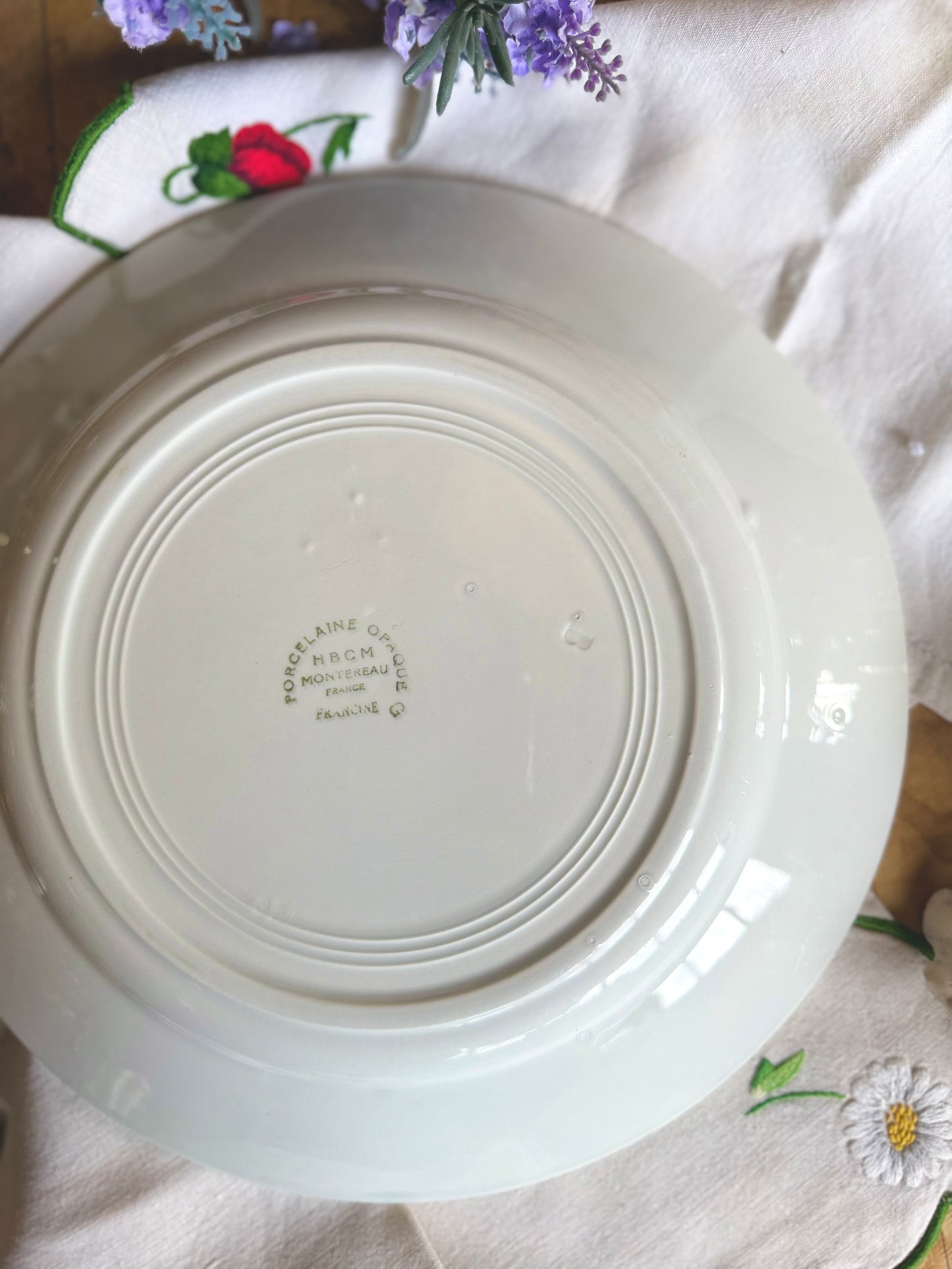 Plat rond creux Creil et Montereau « Francine »