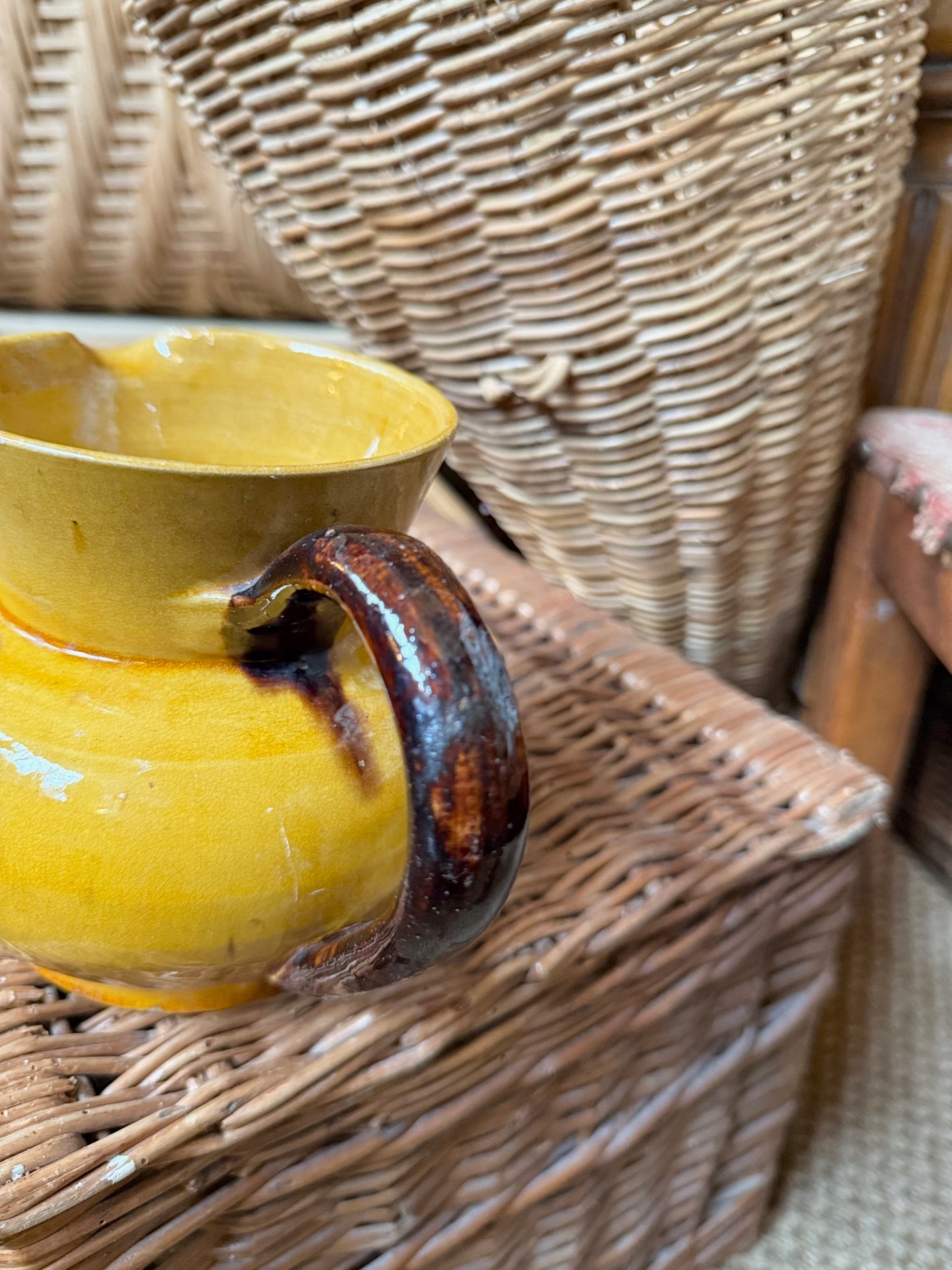 Pichet provençal en terre cuite vernissé