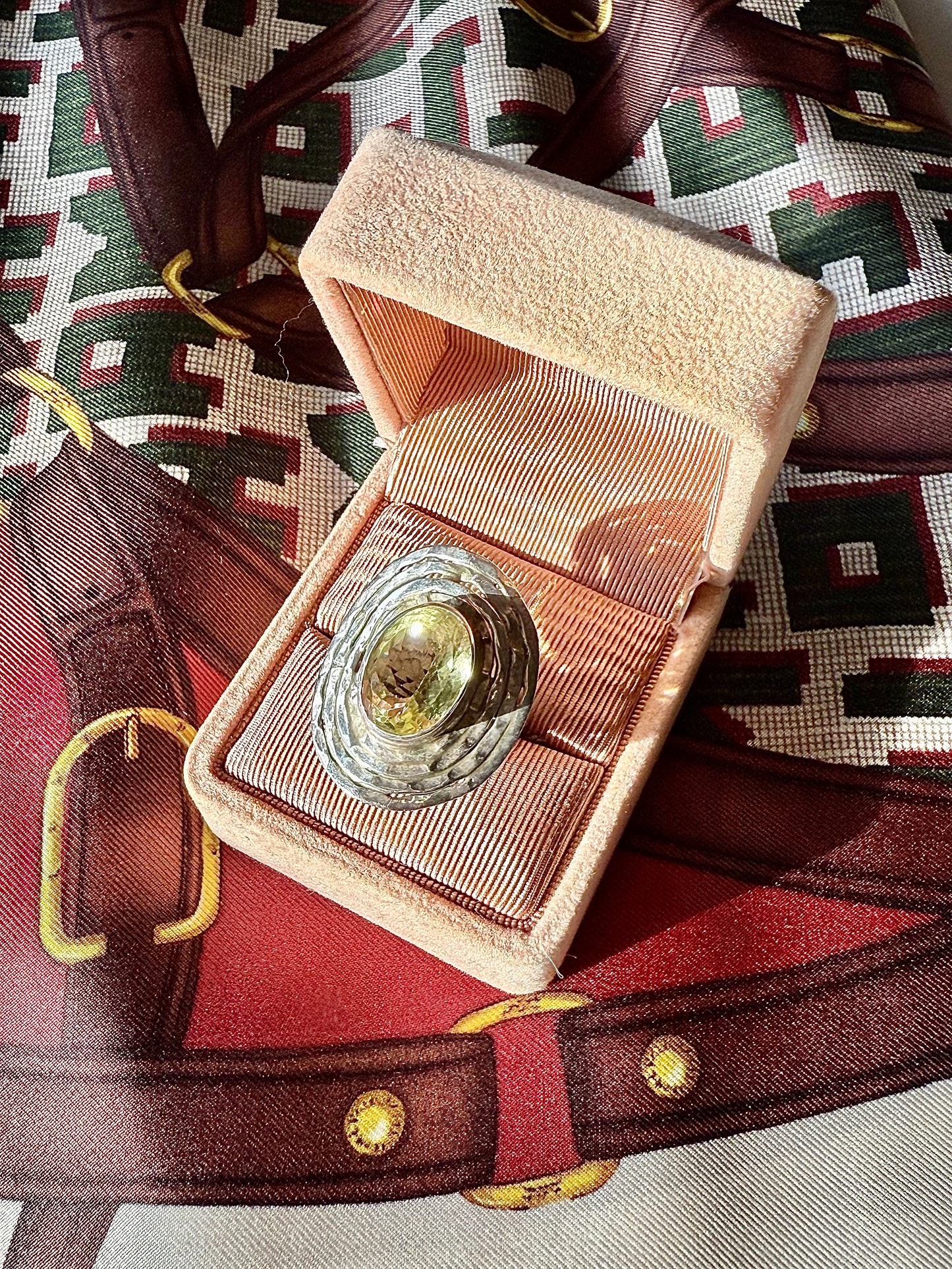 Bague en argent et citrine