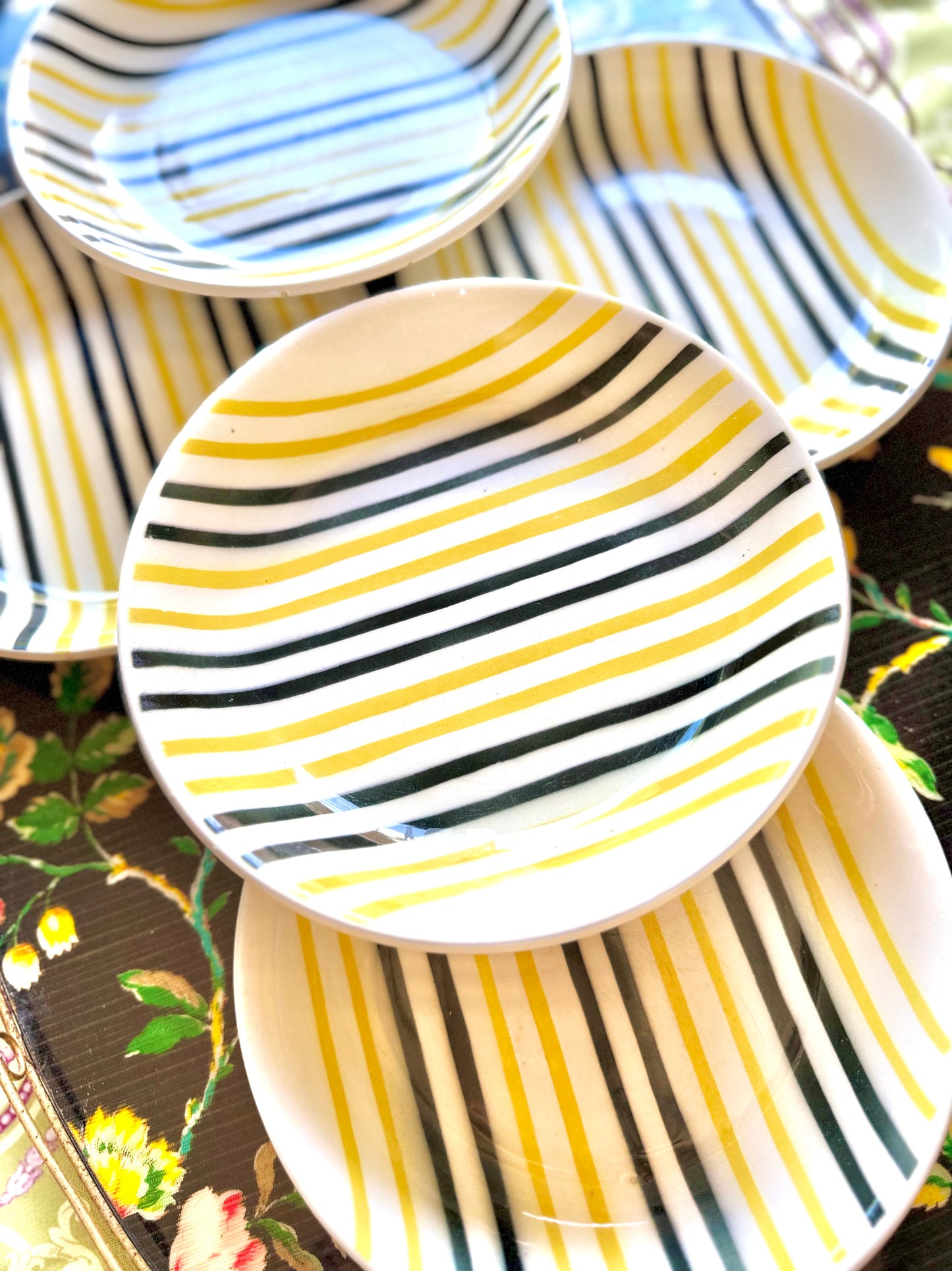 Six assiettes vintage, Moulin Des Loups