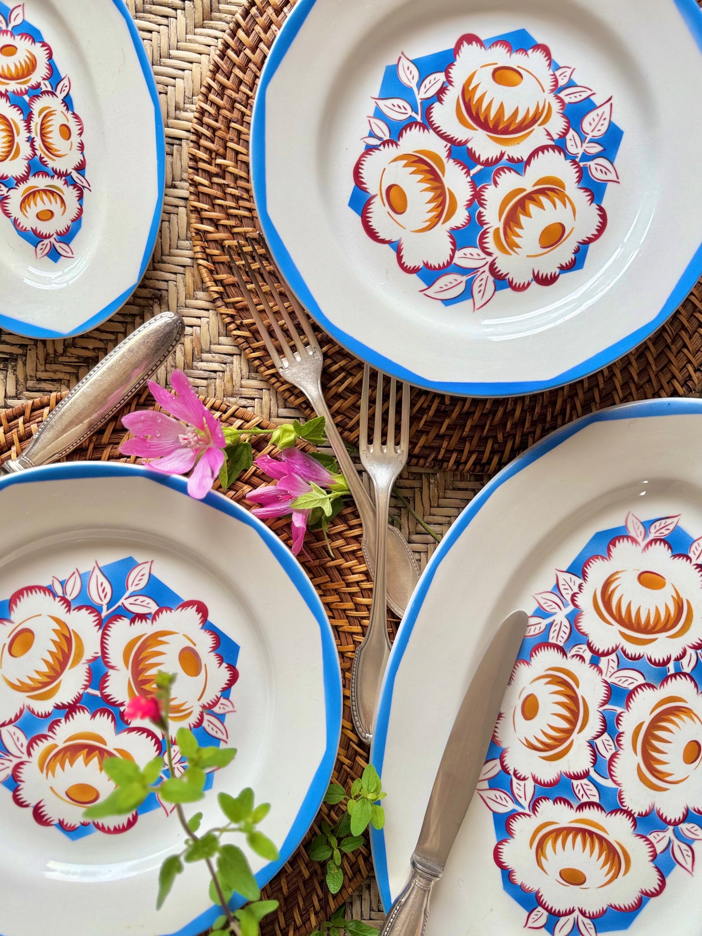 Assiettes plates Creil et Montereau, art déco