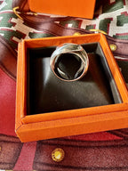 Bague en argent, forme de noeud - Le boudoir luxe de Solenn