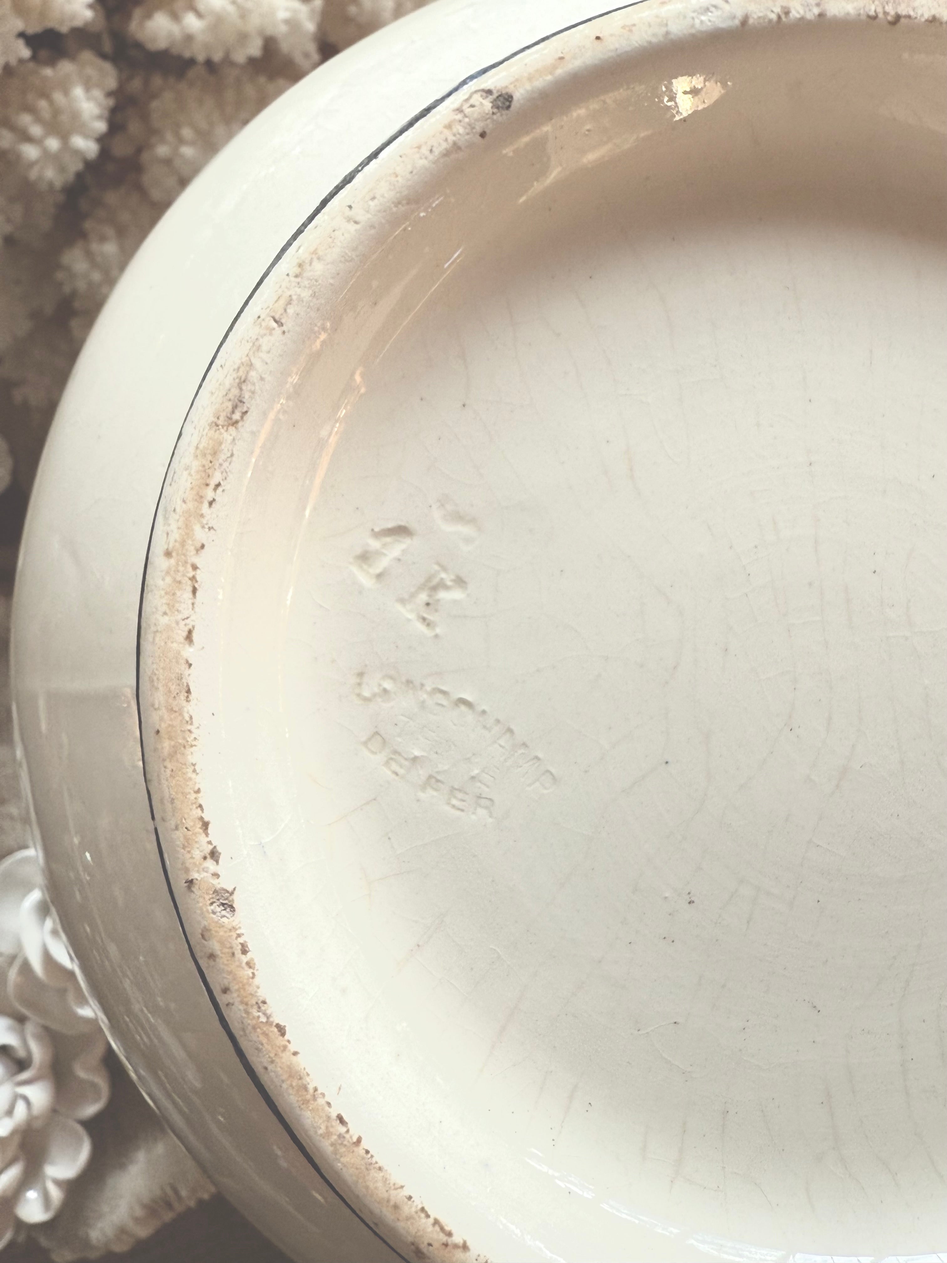 Broc en terre de fer de Longchamp - Le boudoir luxe de Solenn