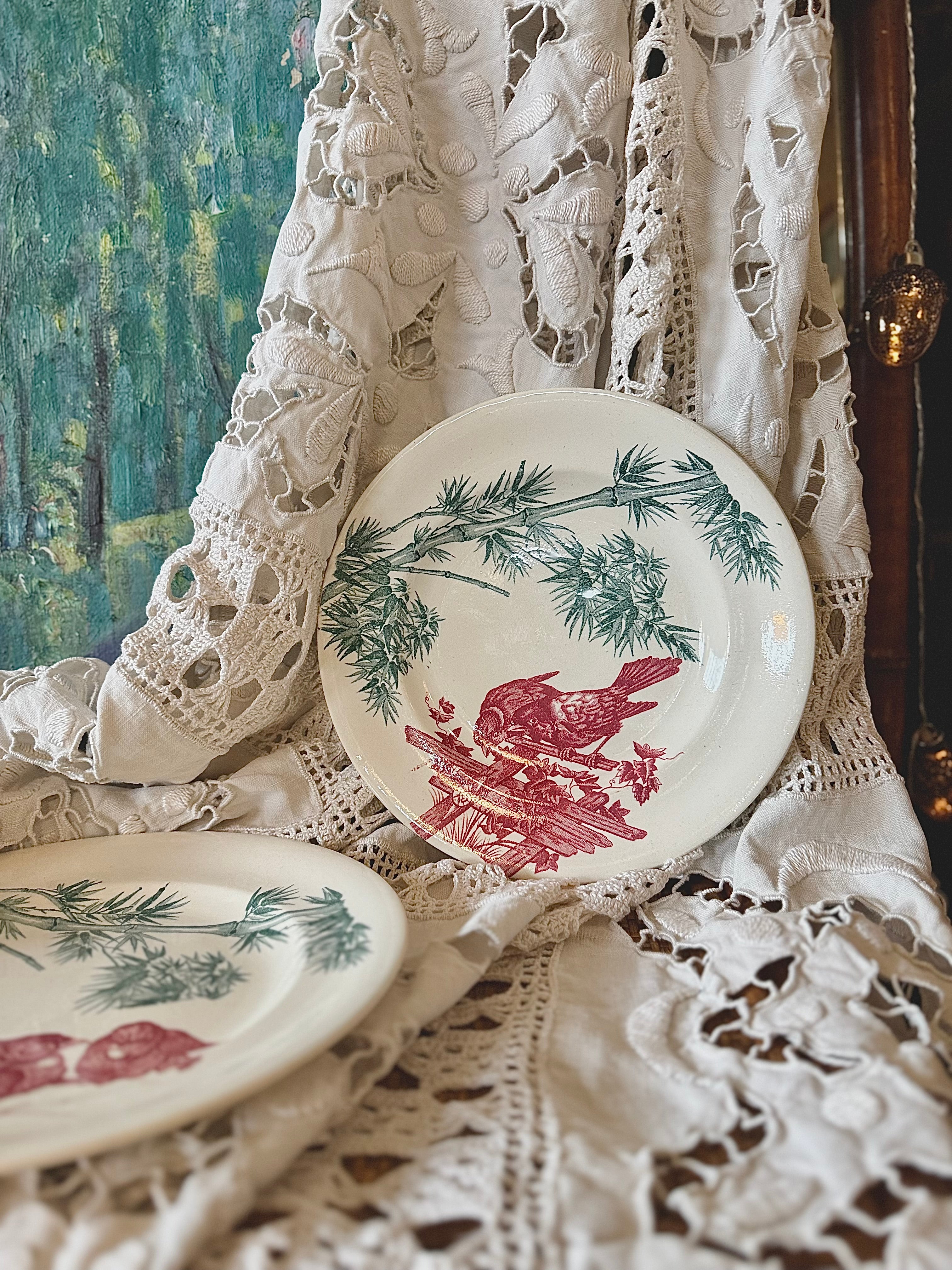 Assiette plate Longwy « Oiseaux » et escargot - Le boudoir luxe de Solenn