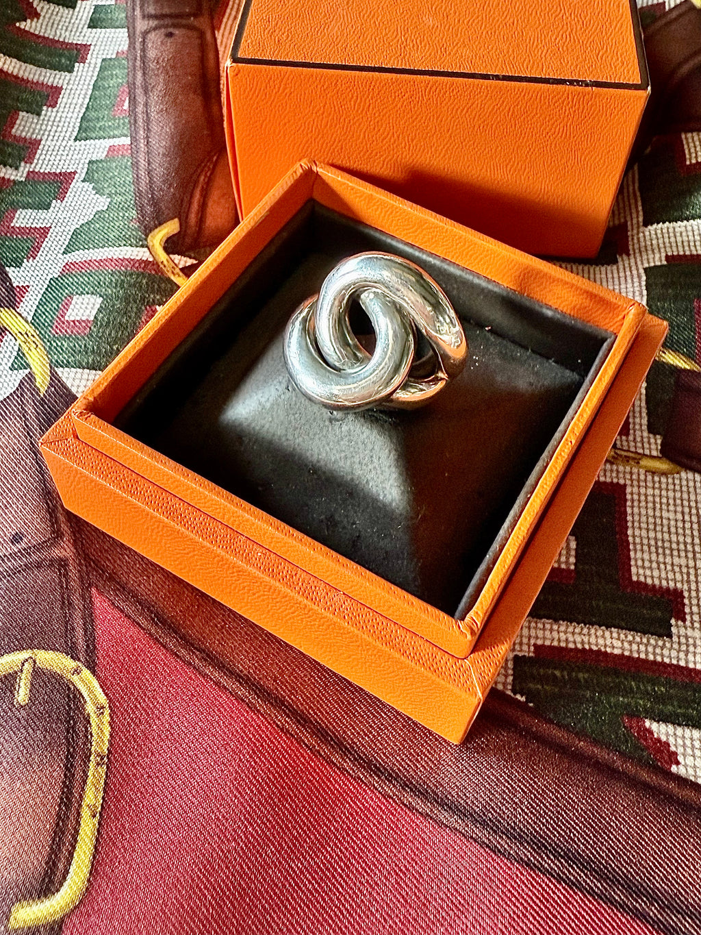 Bague en argent, forme de noeud - Le boudoir luxe de Solenn