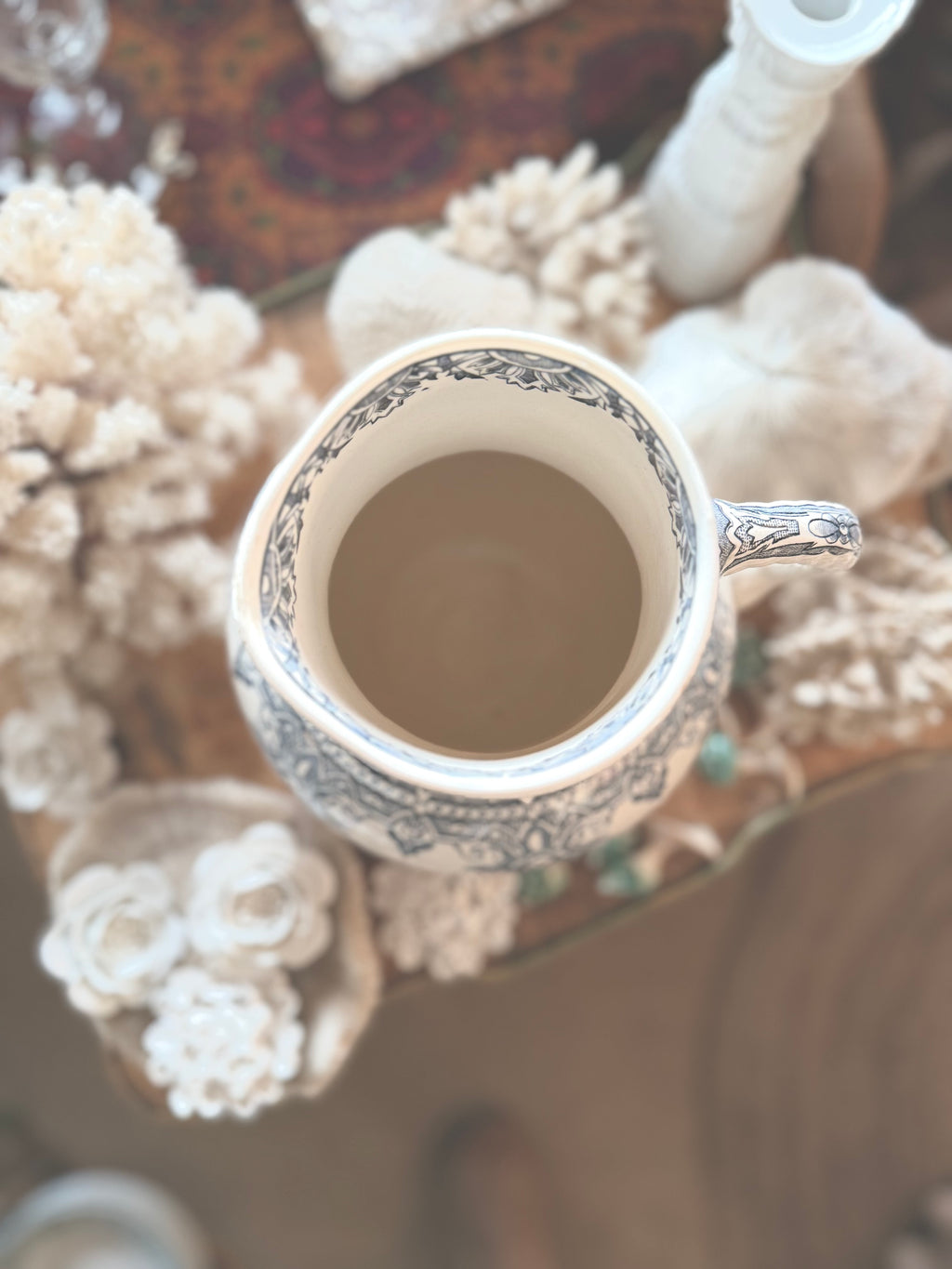 Broc en terre de fer de Longchamp - Le boudoir luxe de Solenn