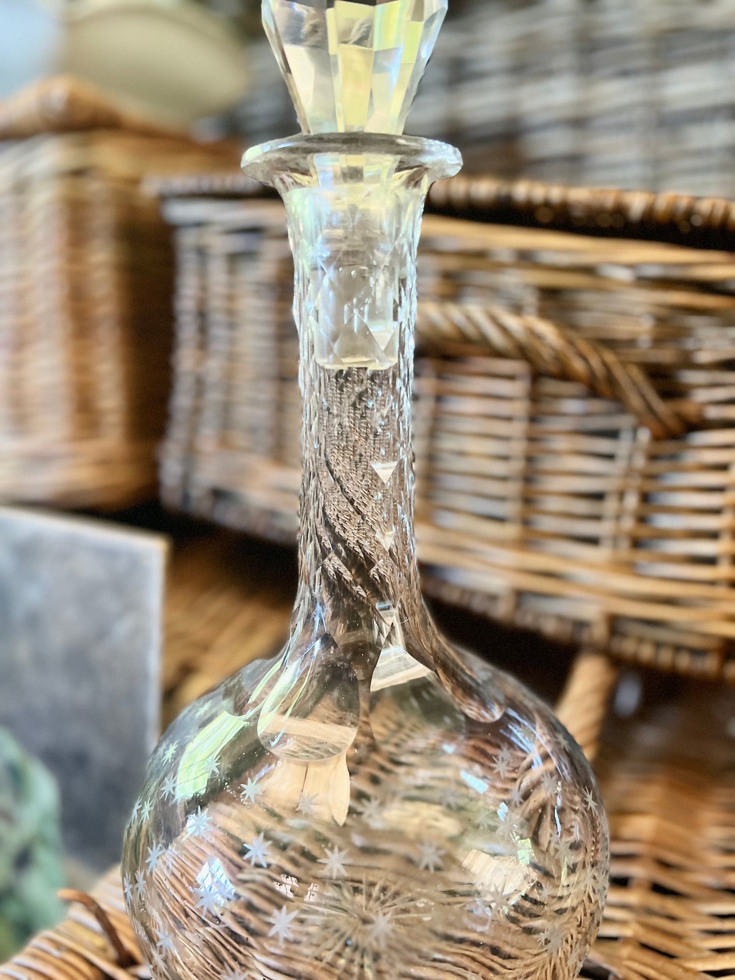 Carafe à vin en cristal taillé, fin XIX ème.