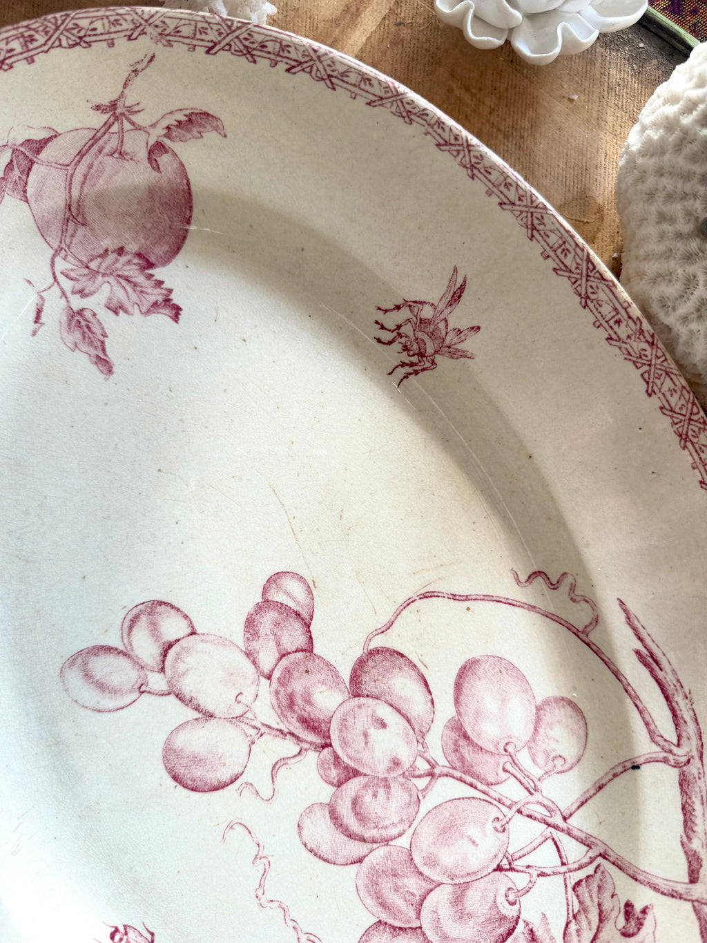Rare plat de Choisy Le Roi en terre de fer - Le boudoir luxe de Solenn