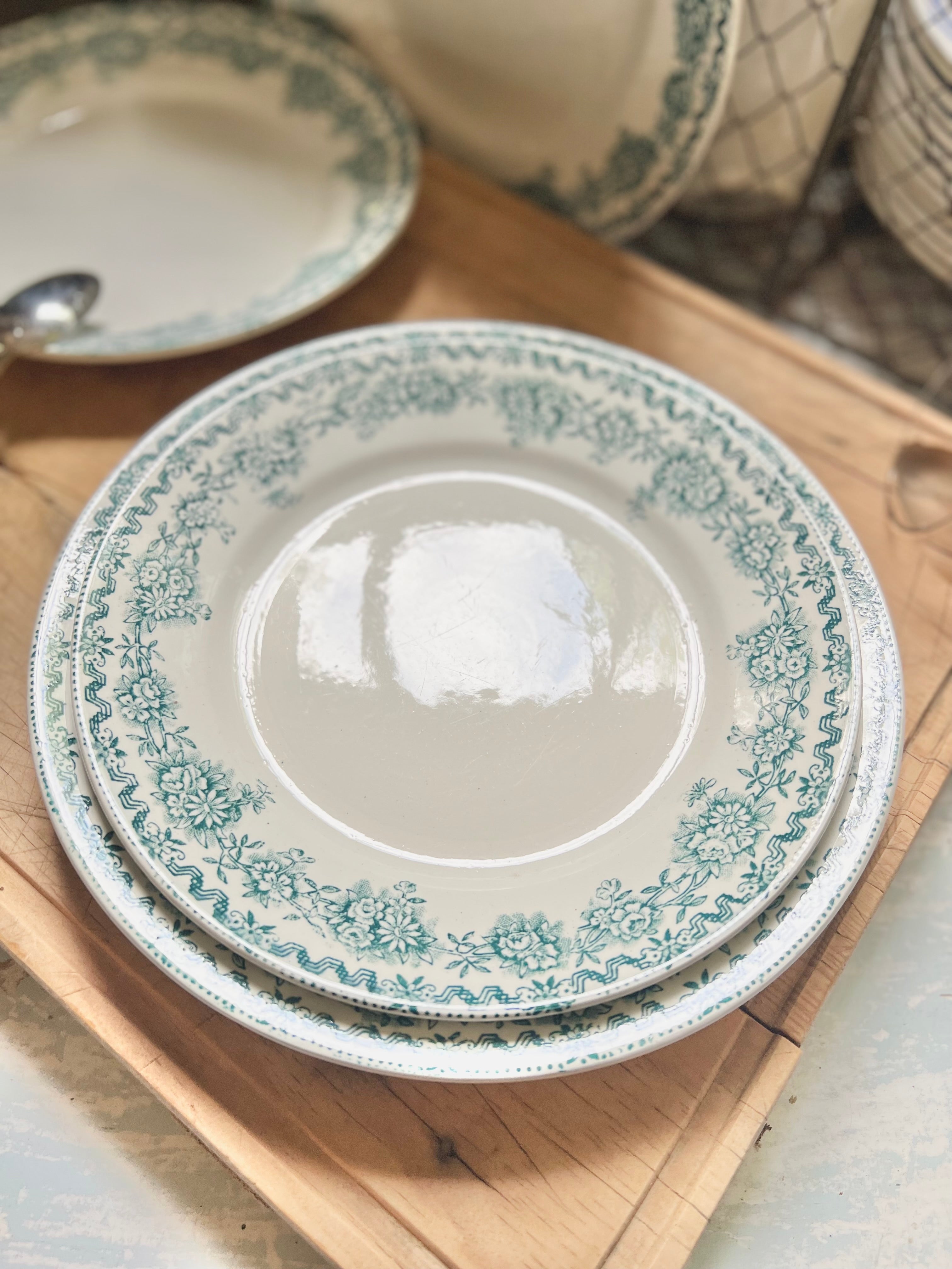 Assiettes plates, Saint Amand, terre de fer - Le boudoir luxe de Solenn