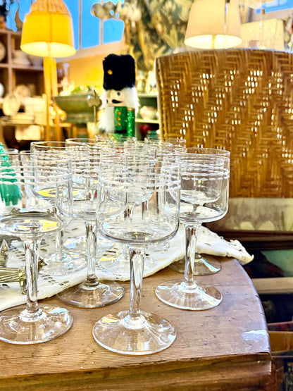 10 verres à vin blanc en cristal