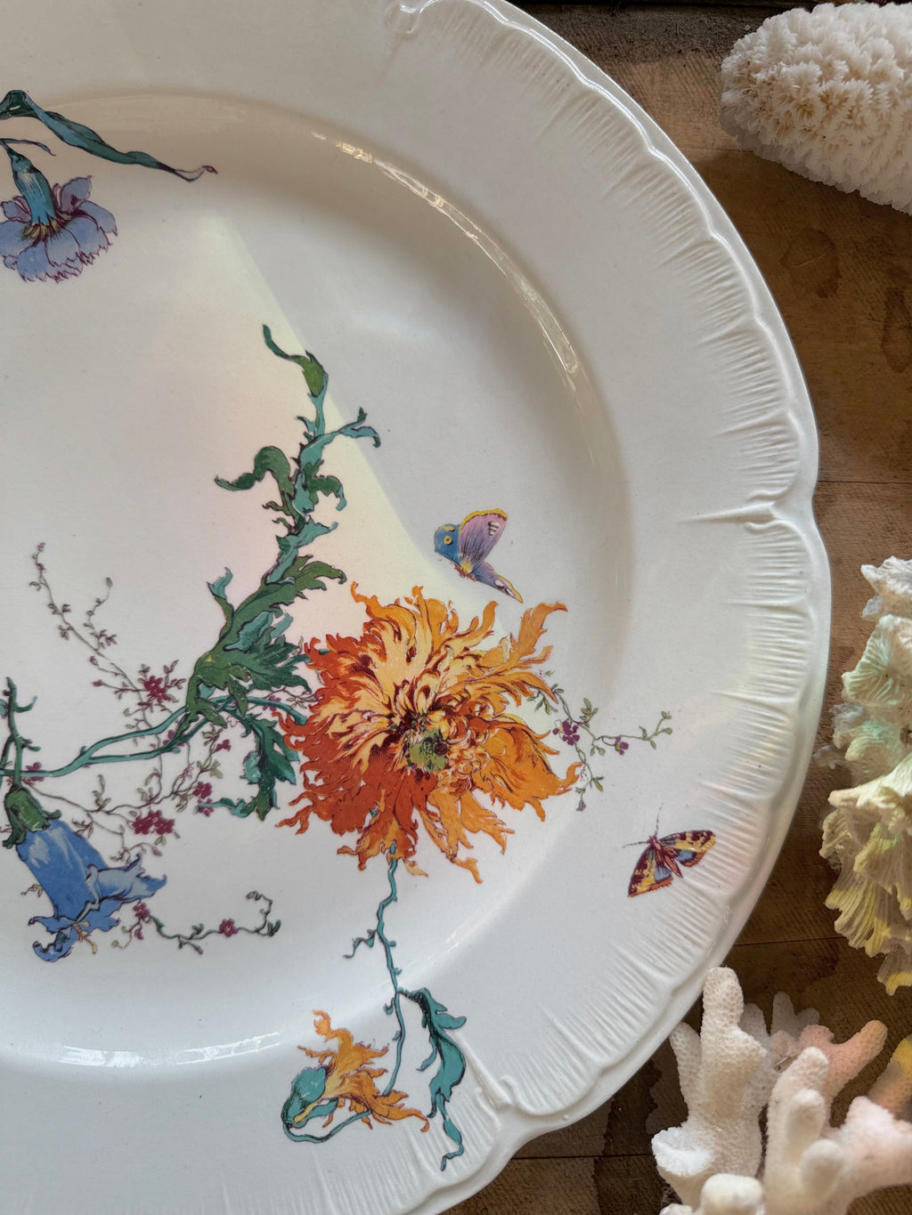 Plat Choisy Le Roi, terre de fer - Le boudoir luxe de Solenn