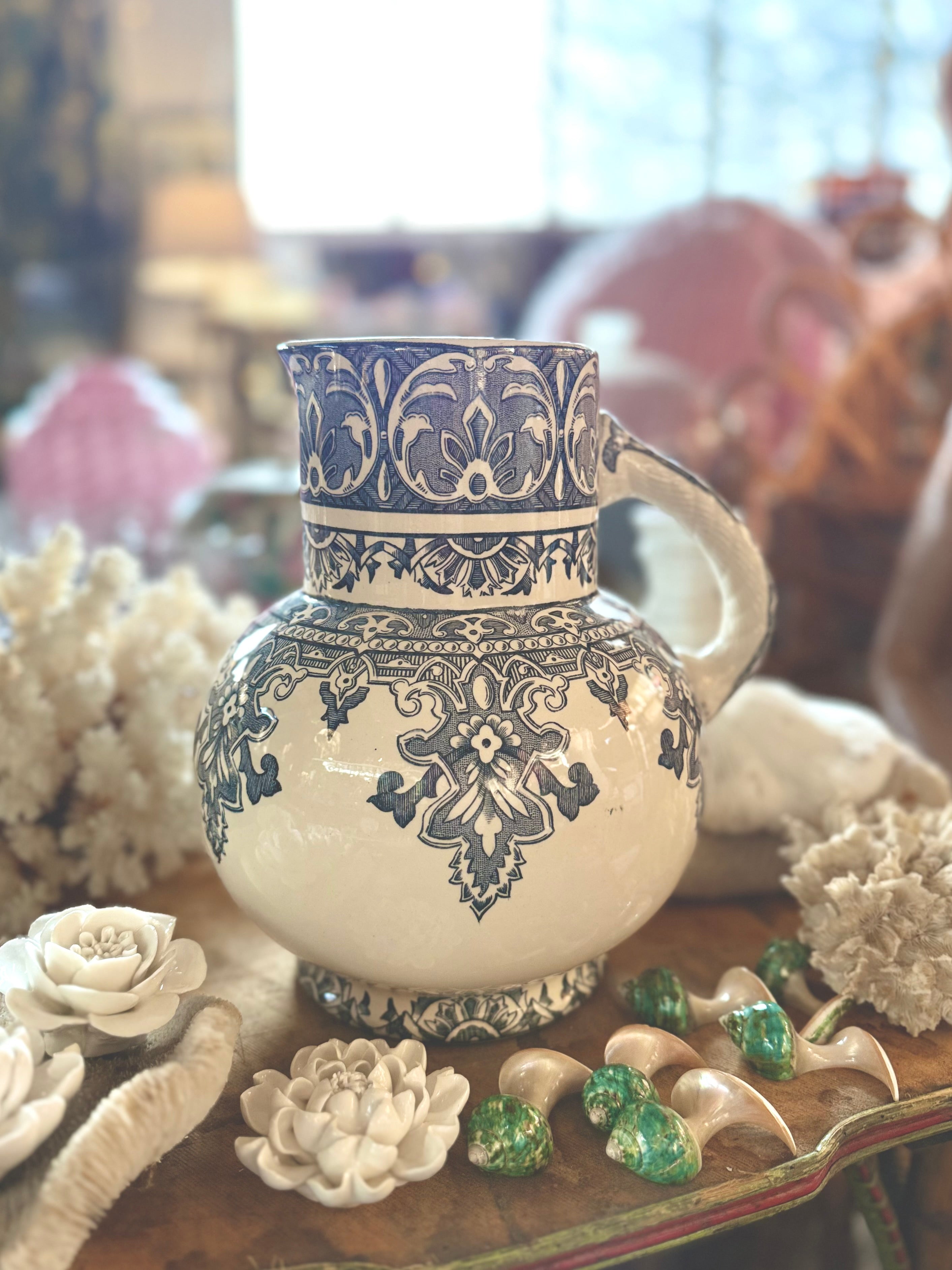 Broc en terre de fer de Longchamp - Le boudoir luxe de Solenn