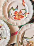 Assiette plate « lys » de Luneville, XIX ème, peinte à la main.