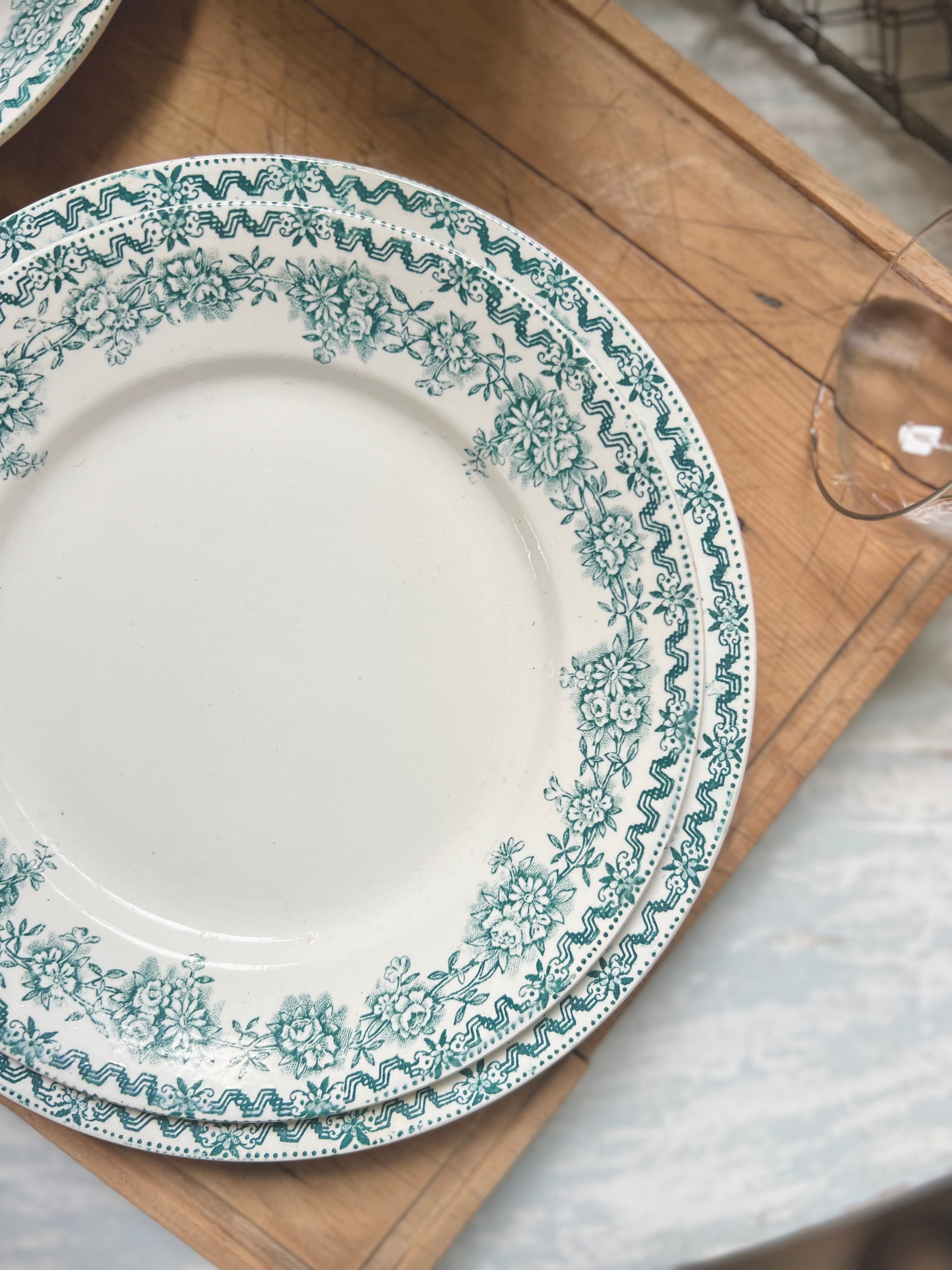 Assiettes plates, Saint Amand, terre de fer - Le boudoir luxe de Solenn