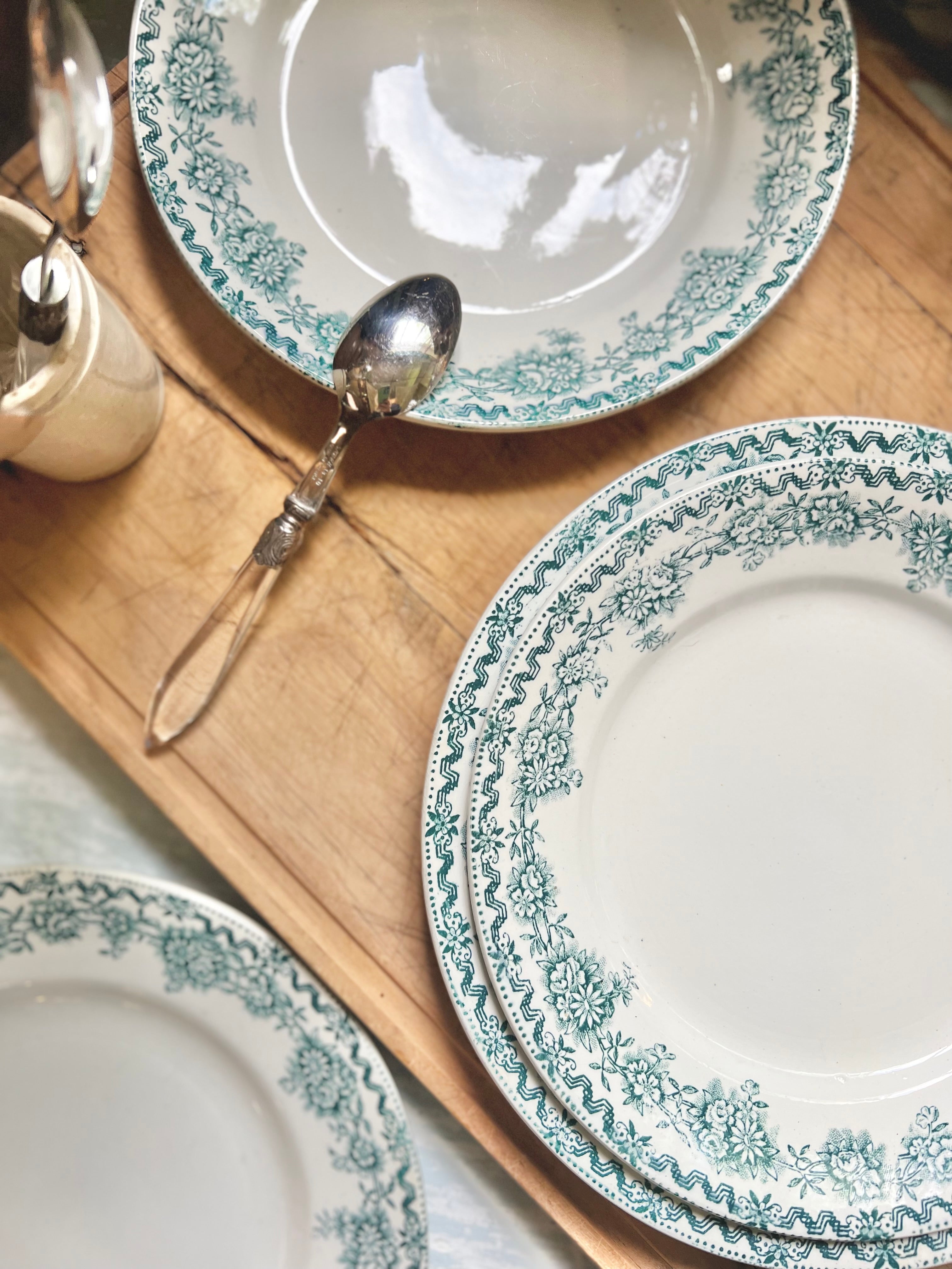 Assiettes plates, Saint Amand, terre de fer - Le boudoir luxe de Solenn