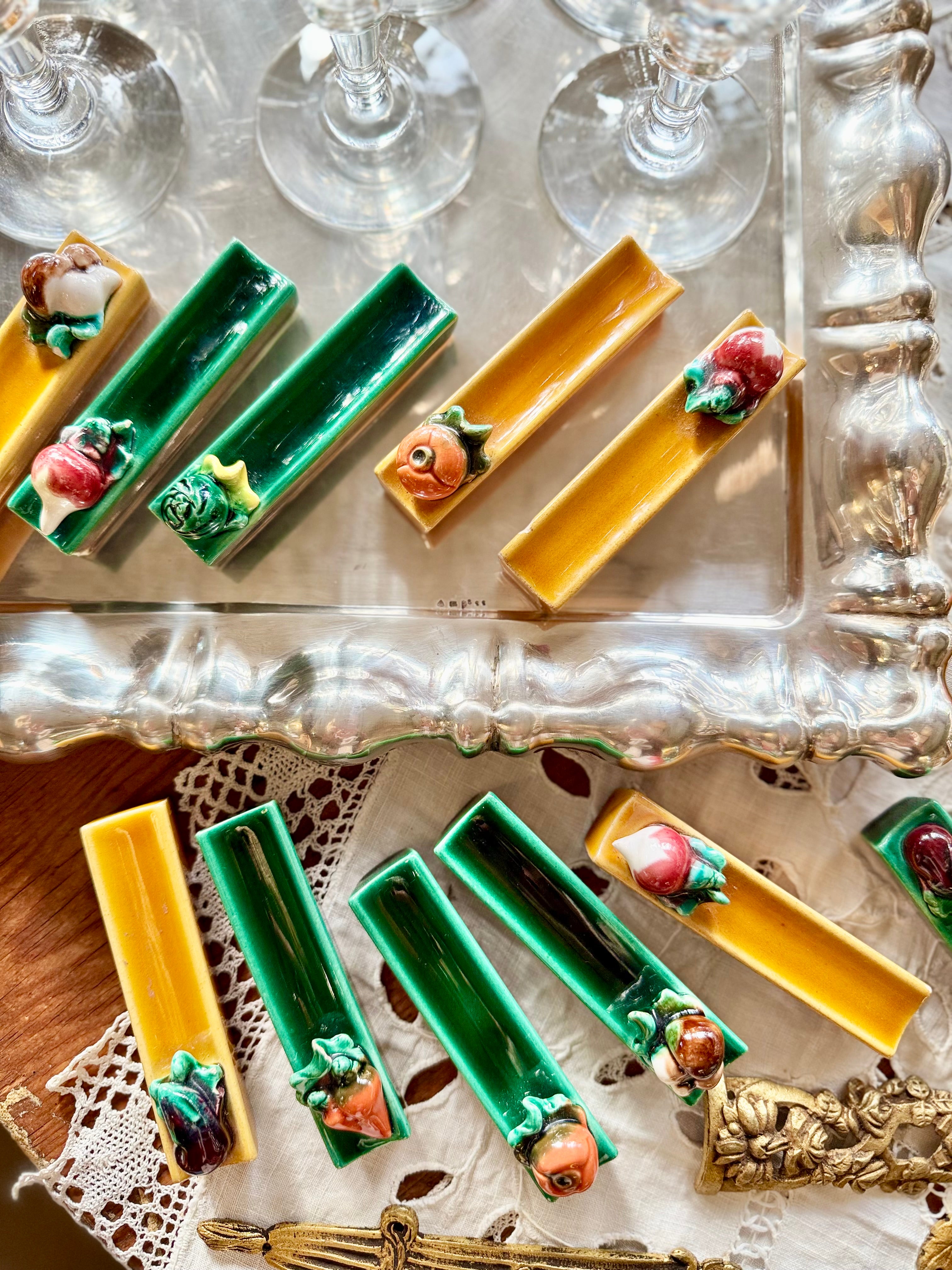 12 porte-couteaux légumes en barbotine - Le boudoir luxe de Solenn