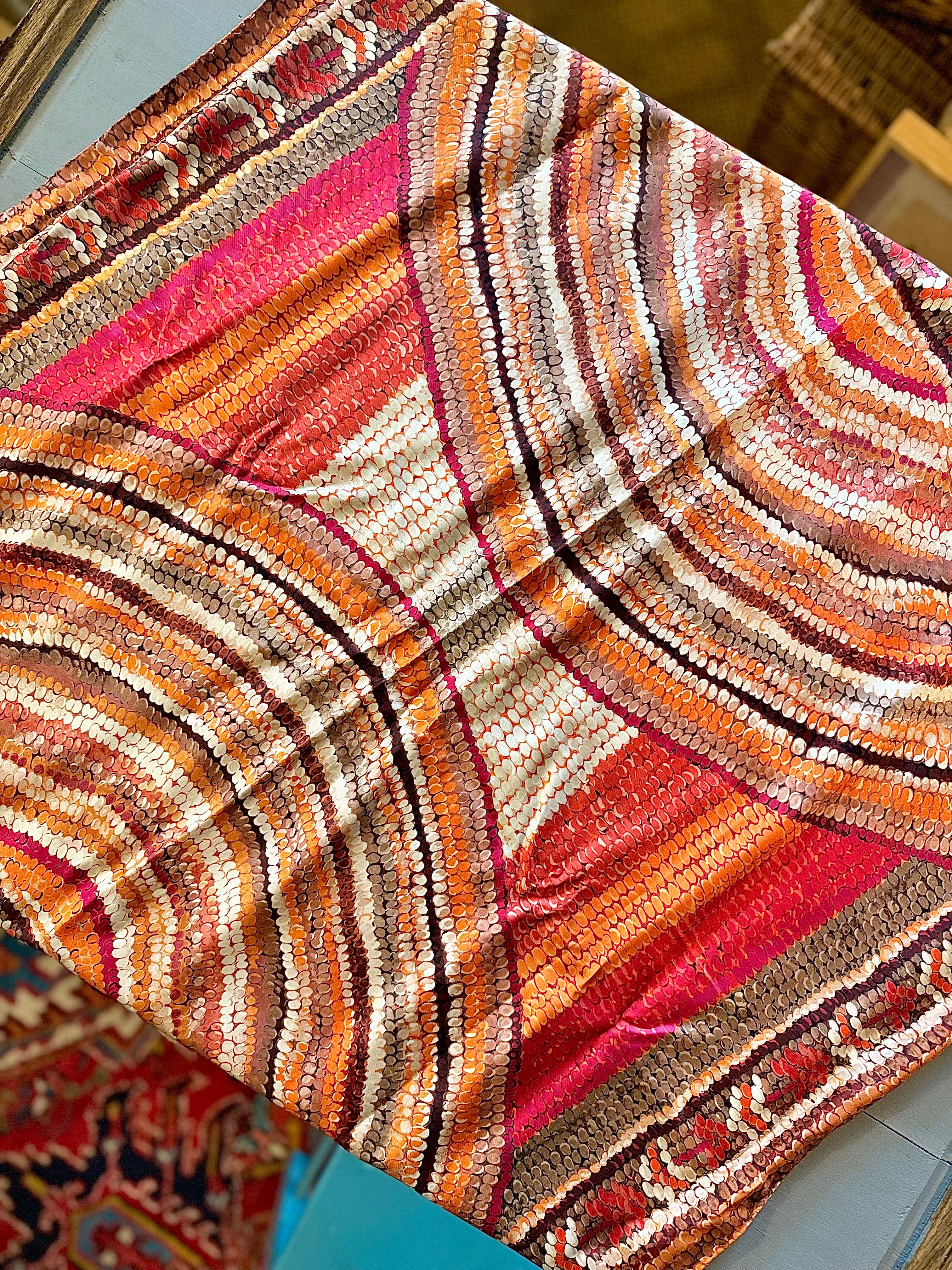 Foulard en soie Longchamp 90/90 - Le boudoir luxe de Solenn