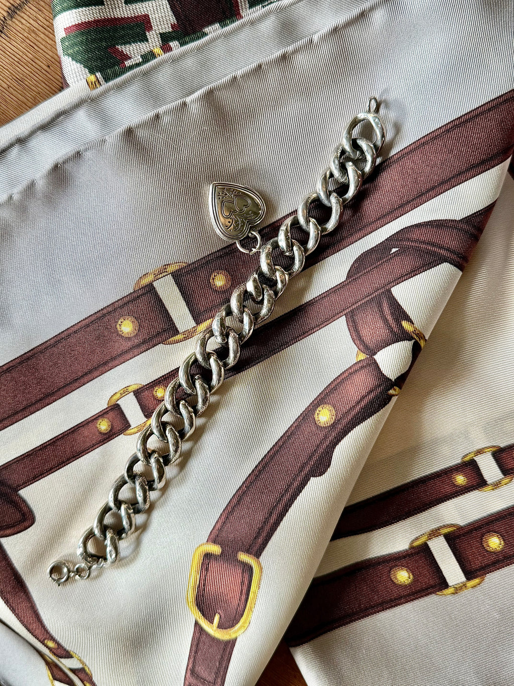 Bracelet en argent avec cœur porte-photo. - Le boudoir luxe de Solenn