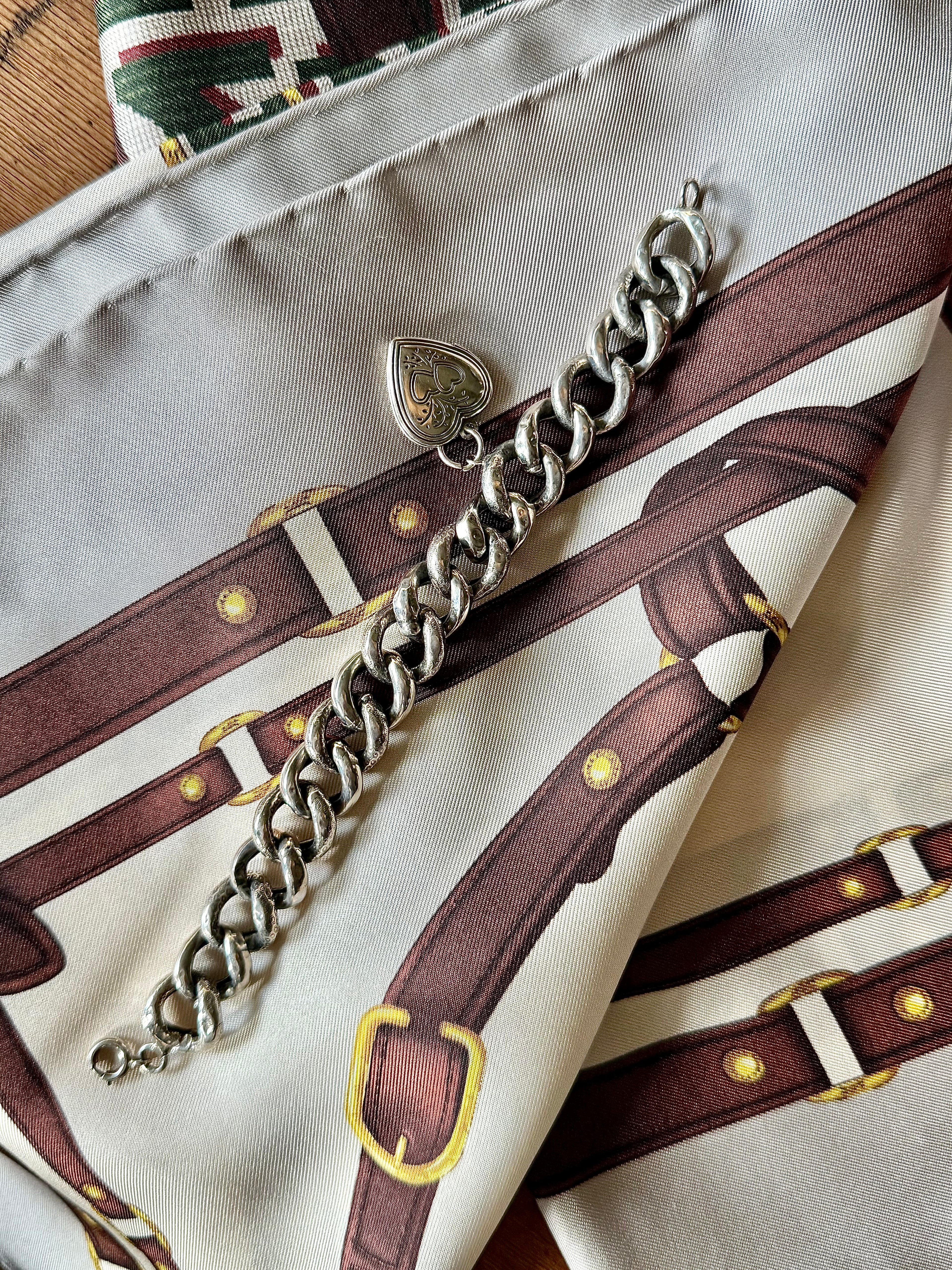 Bracelet en argent avec cœur porte-photo. - Le boudoir luxe de Solenn