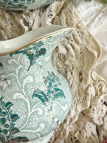 Pot à lait Creil et Montereau, « Muguet »