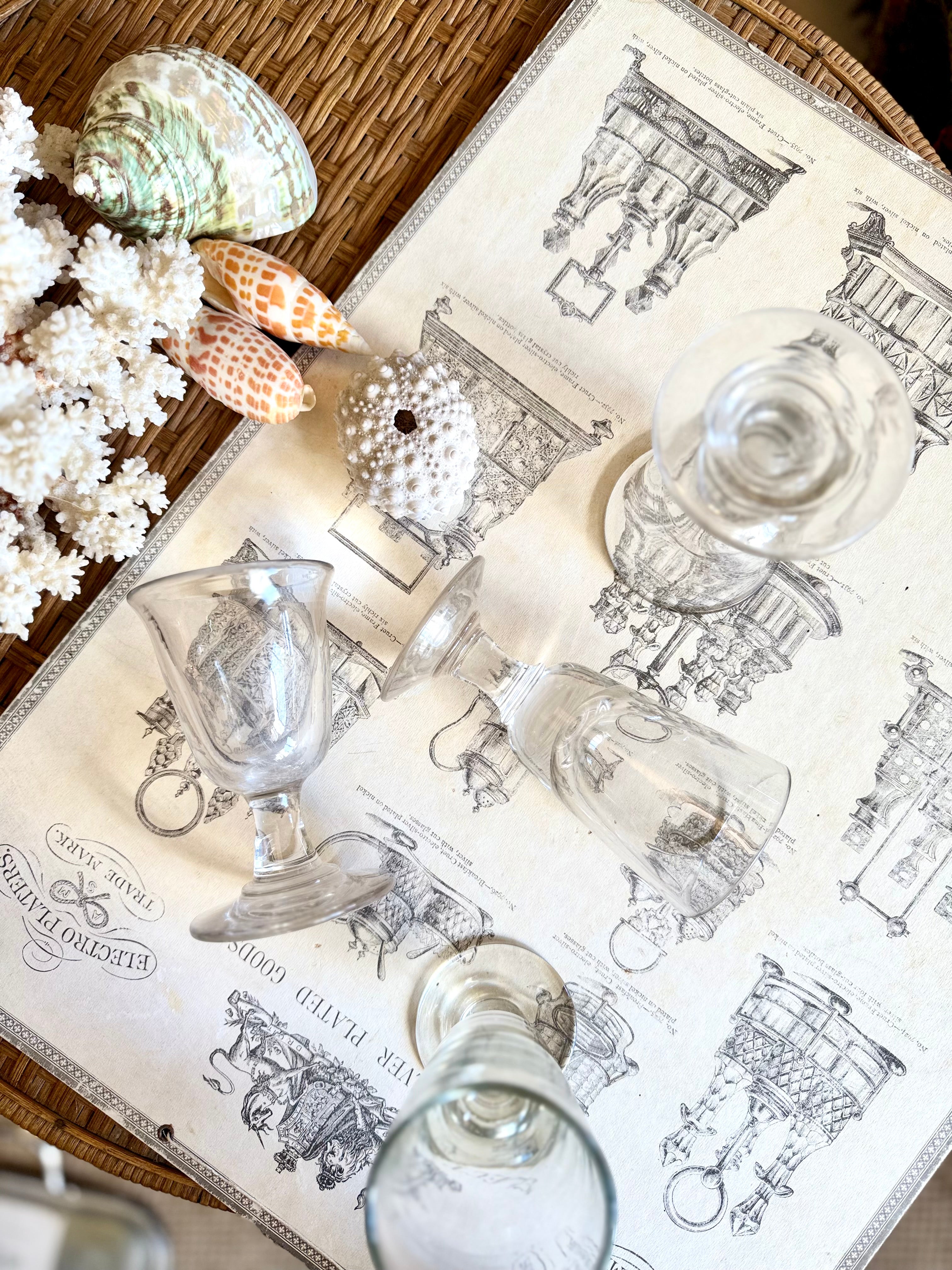 Service XIX ème en cristal, verres à vin et eau