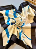 Foulard en soie vintage de Gianfranco Ferre - Le boudoir luxe de Solenn