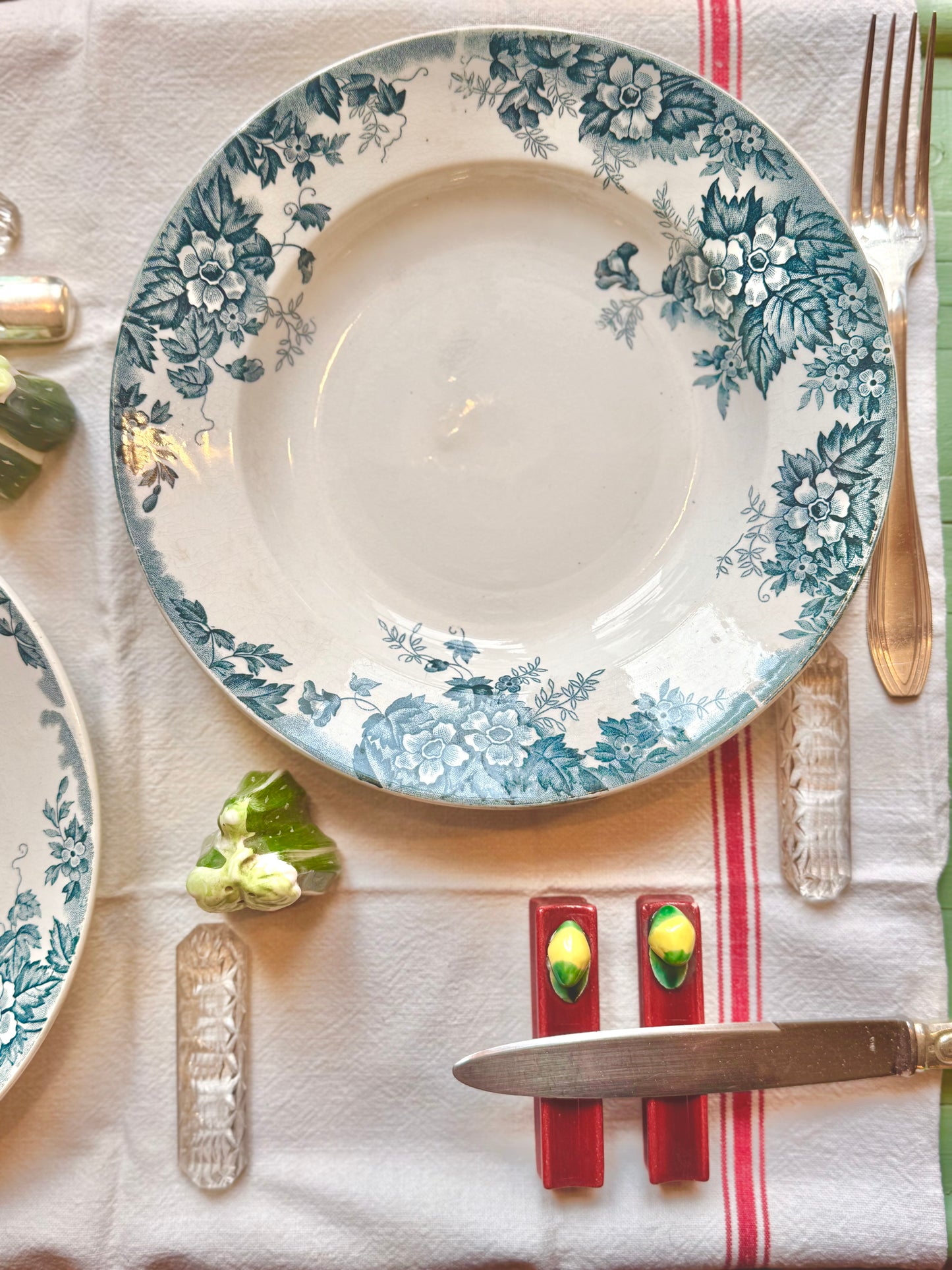 Assiettes creuses Marie-Louise, terre de fer