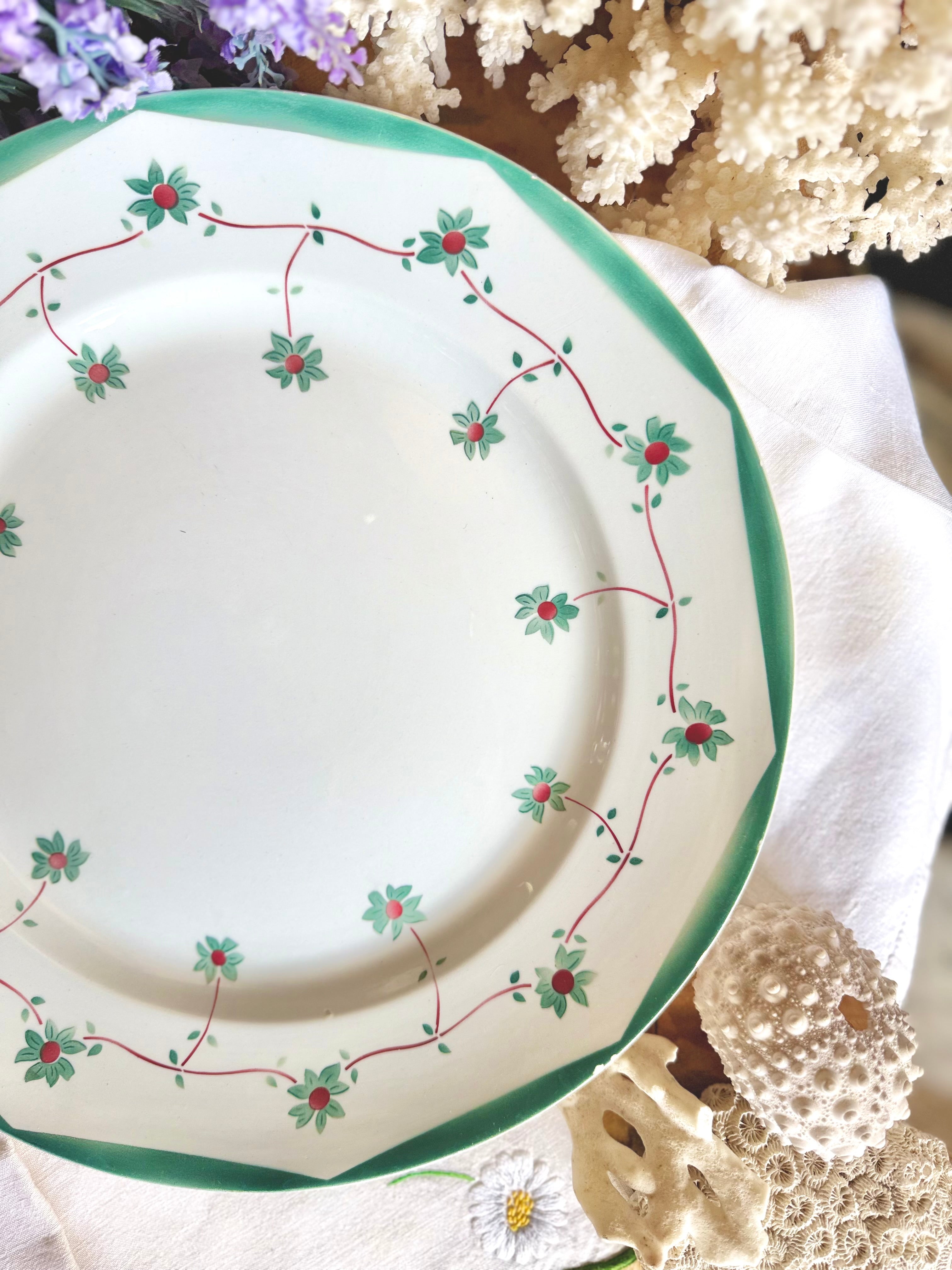 Plat rond grand de Creil et Montereau « Francine » - Le boudoir luxe de Solenn