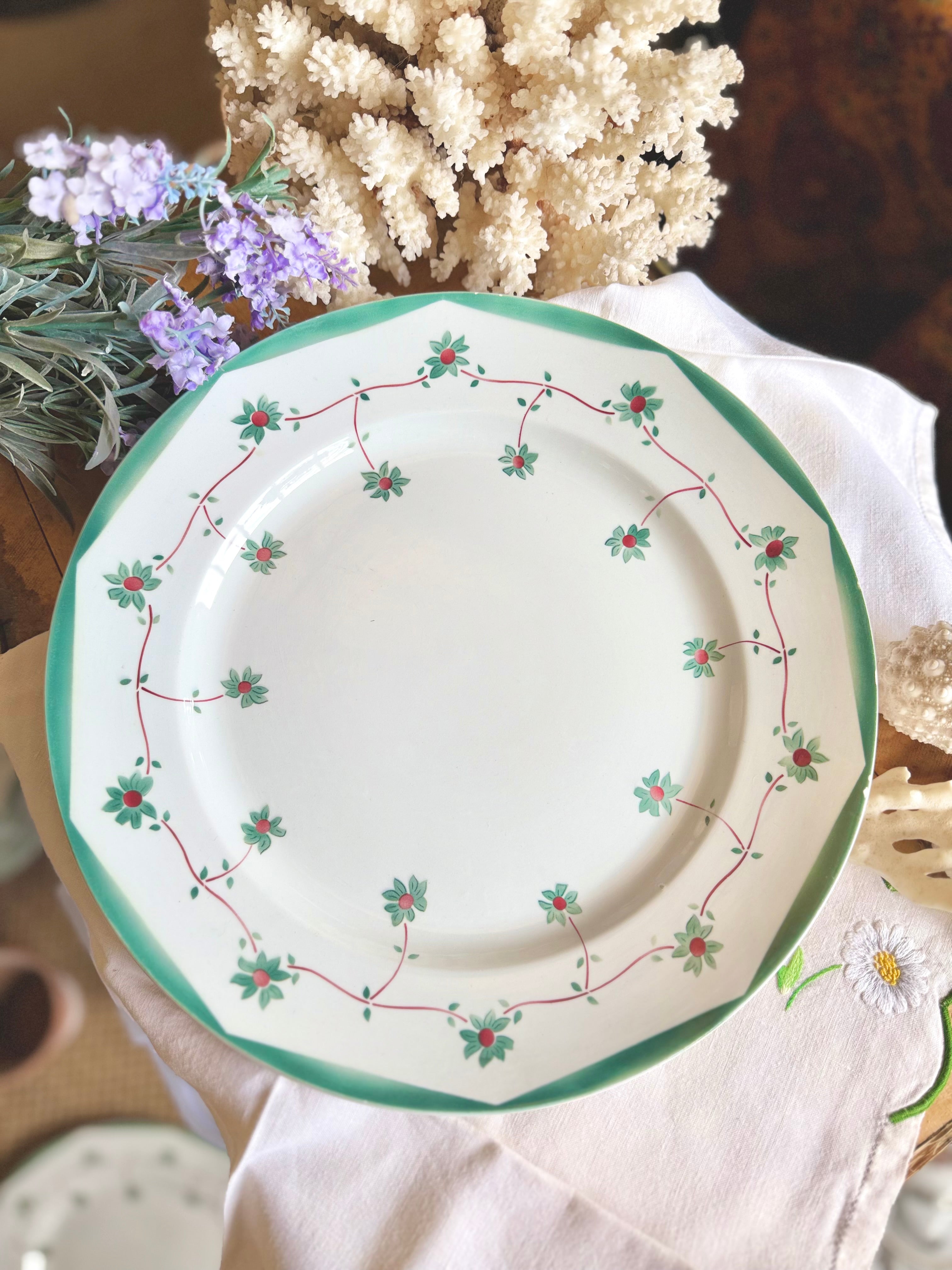 Plat rond grand de Creil et Montereau « Francine » - Le boudoir luxe de Solenn