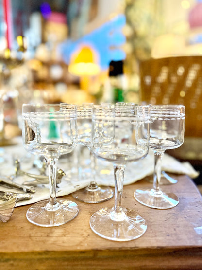 10 verres à vin blanc en cristal