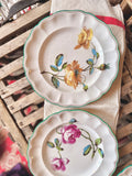 Assiette plate « roses jaunes » de Luneville, XIX ème, peinte à la main.