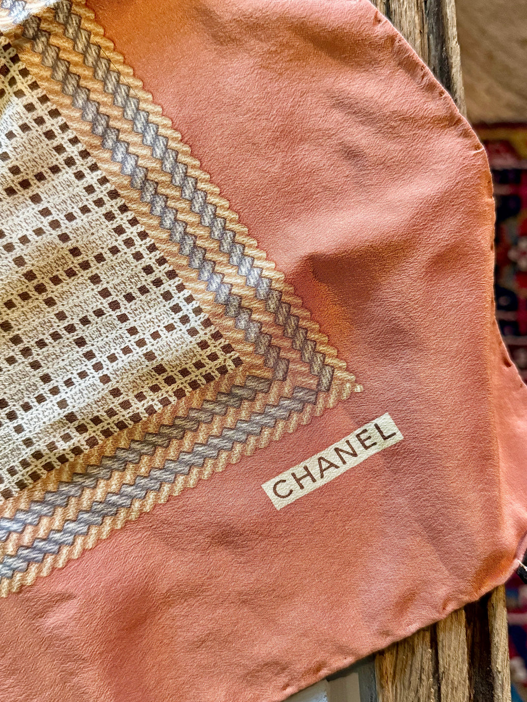 Foulard Chanel en soie années 70. - Le boudoir luxe de Solenn
