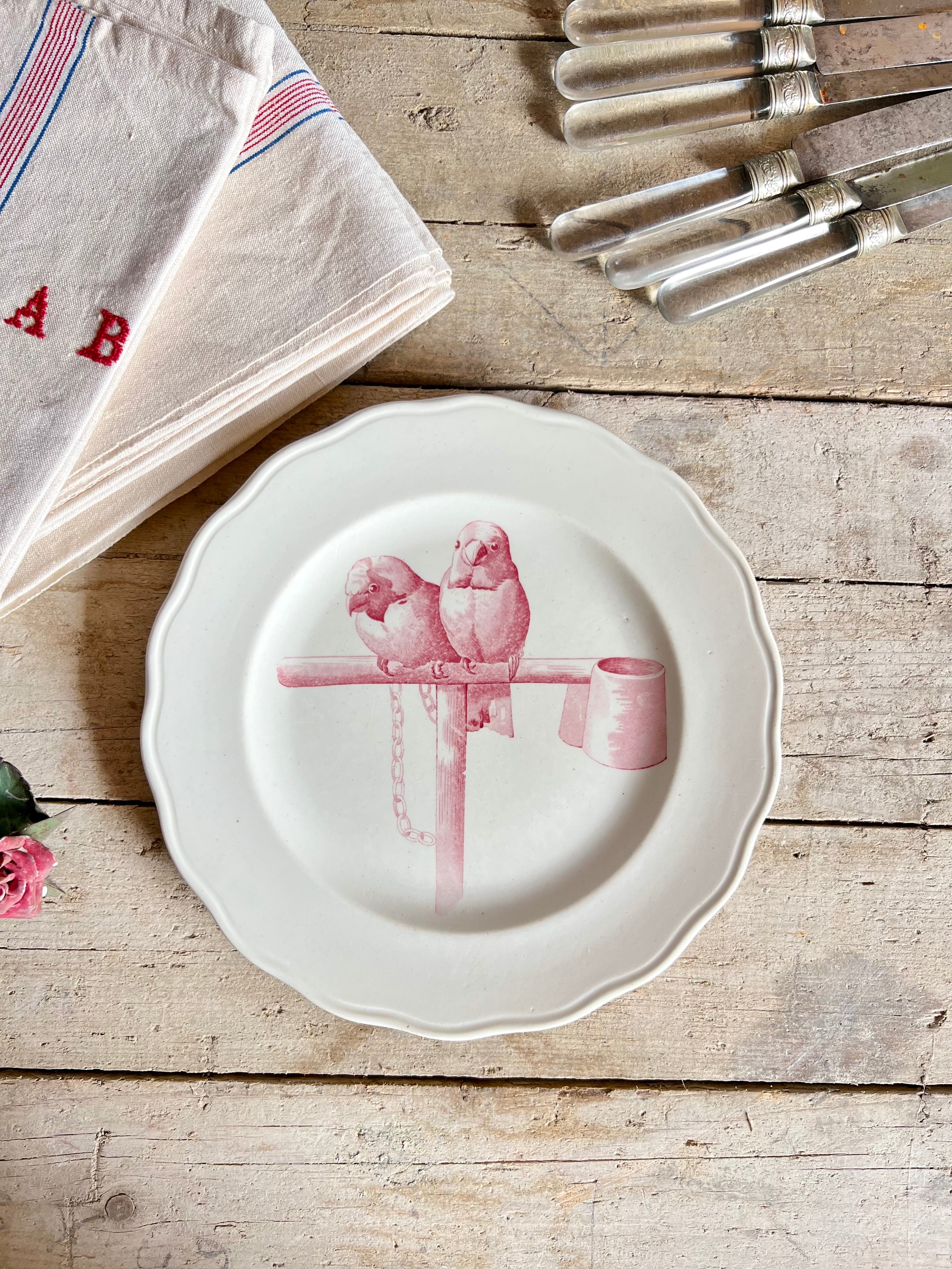 Rare assiette de Cauldon en faïence de 1830 - Le boudoir luxe de Solenn