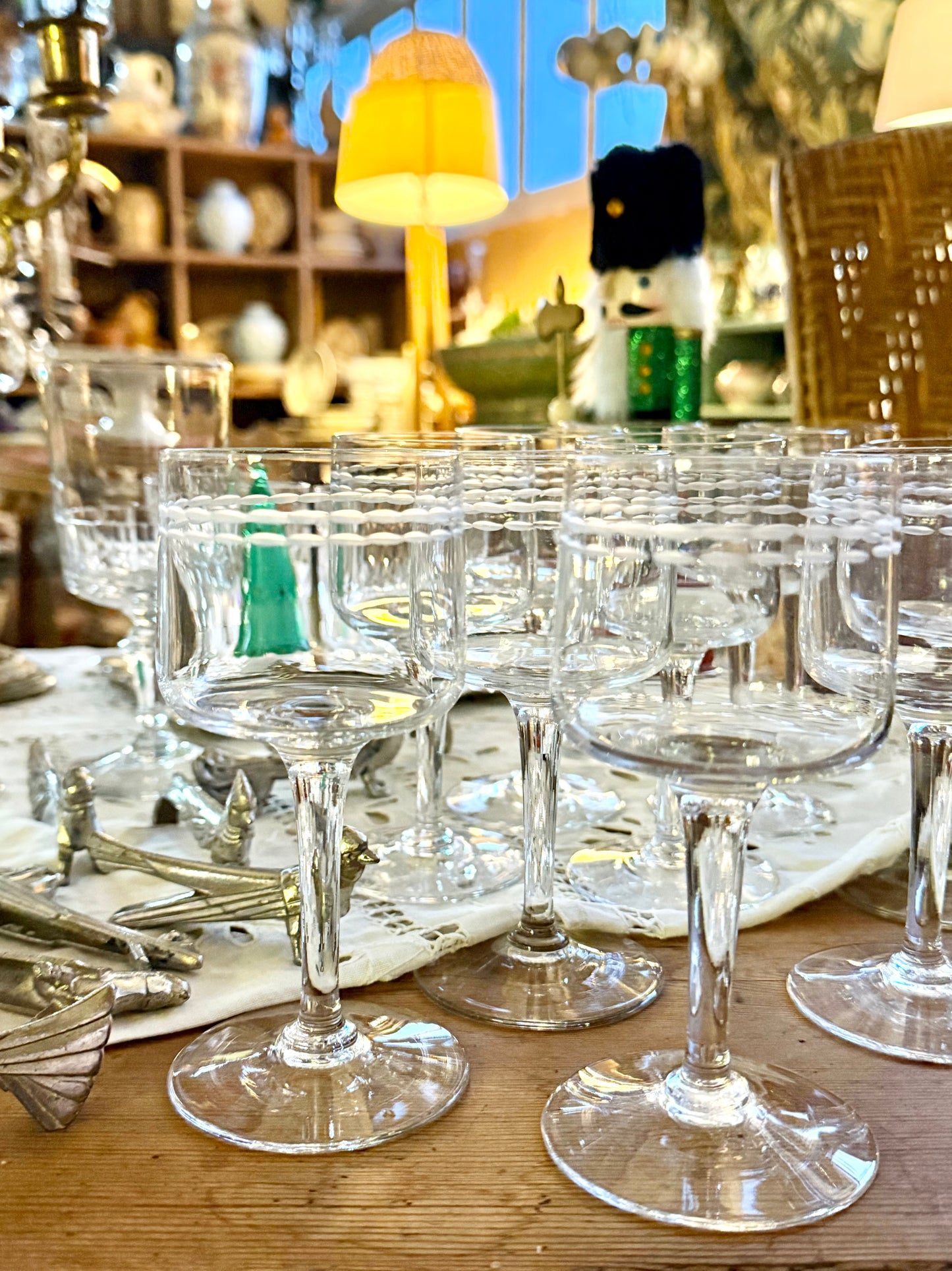 10 verres à vin blanc en cristal