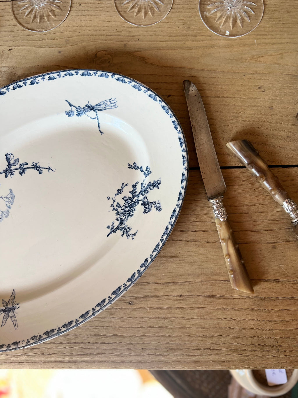 Grand plat ovale de Sarreguemines en terre de fer - Le boudoir luxe de Solenn