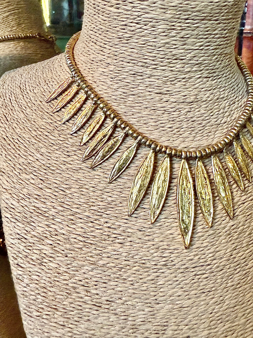 Collier vintage Kenzo doré - Le boudoir luxe de Solenn