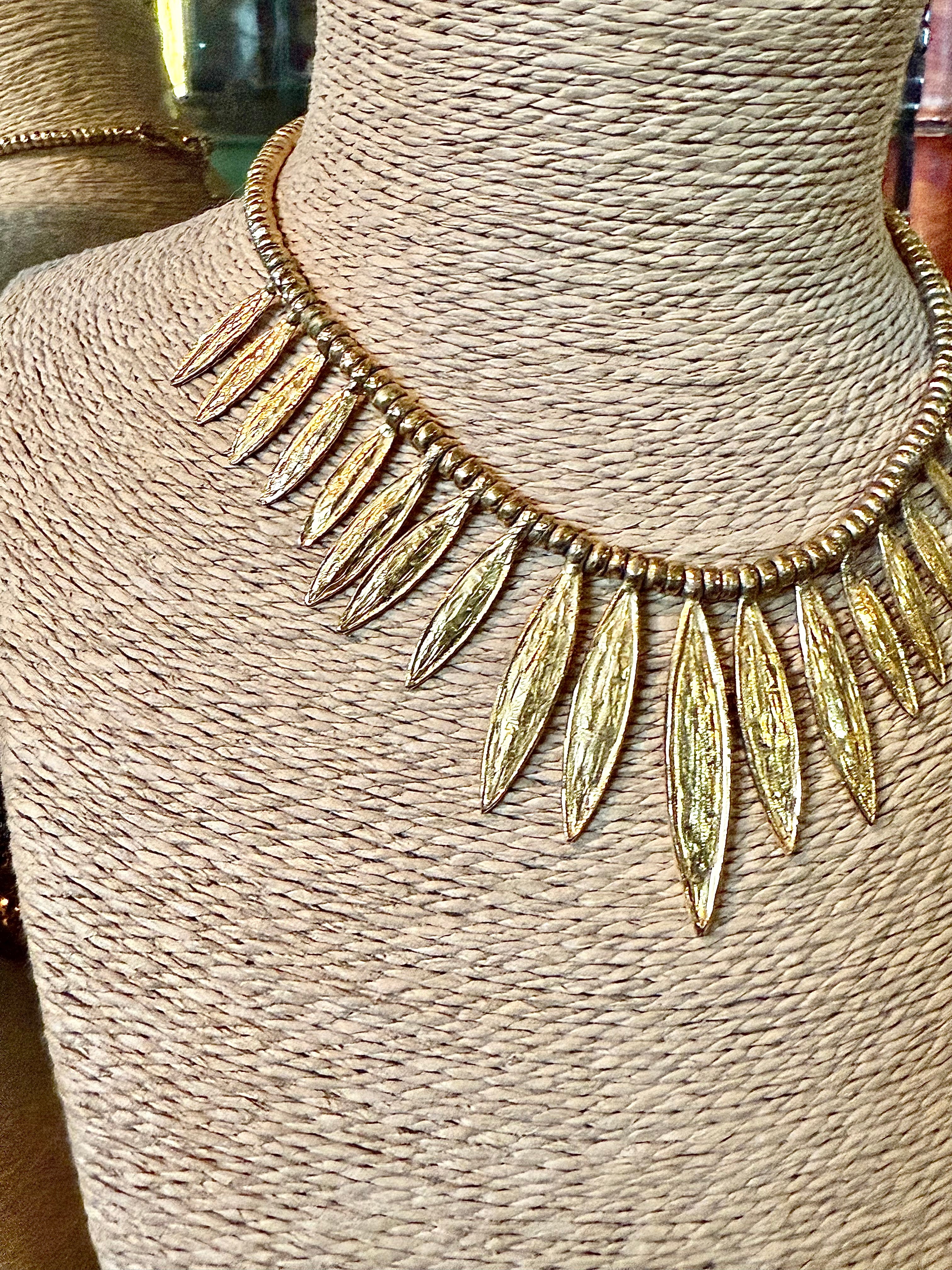 Collier vintage Kenzo doré - Le boudoir luxe de Solenn