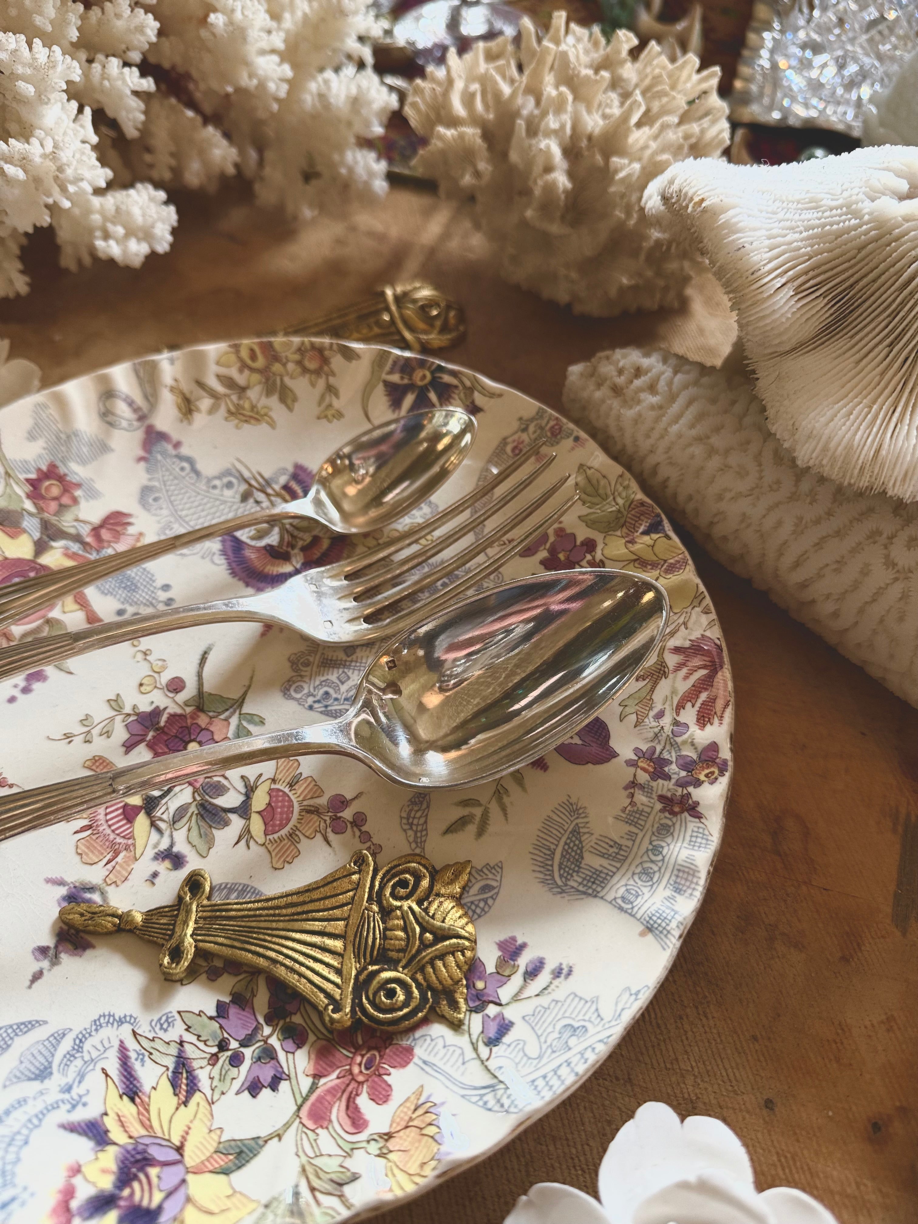 Ménagère Art Déco en métal argenté - Le boudoir luxe de Solenn