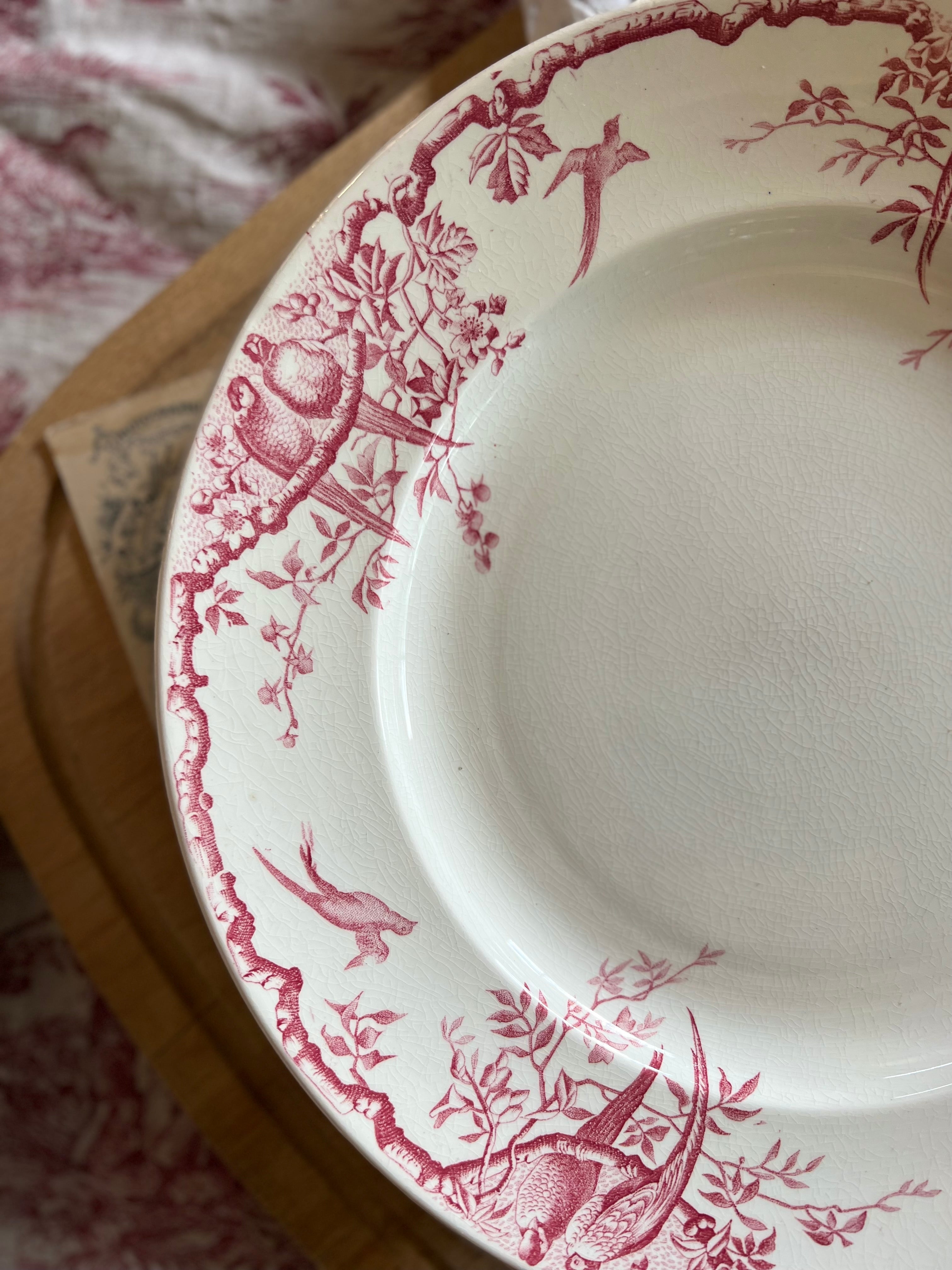 Assiettes creuses « Rambouillet » de Luneville, terre de fer - Le boudoir luxe de Solenn