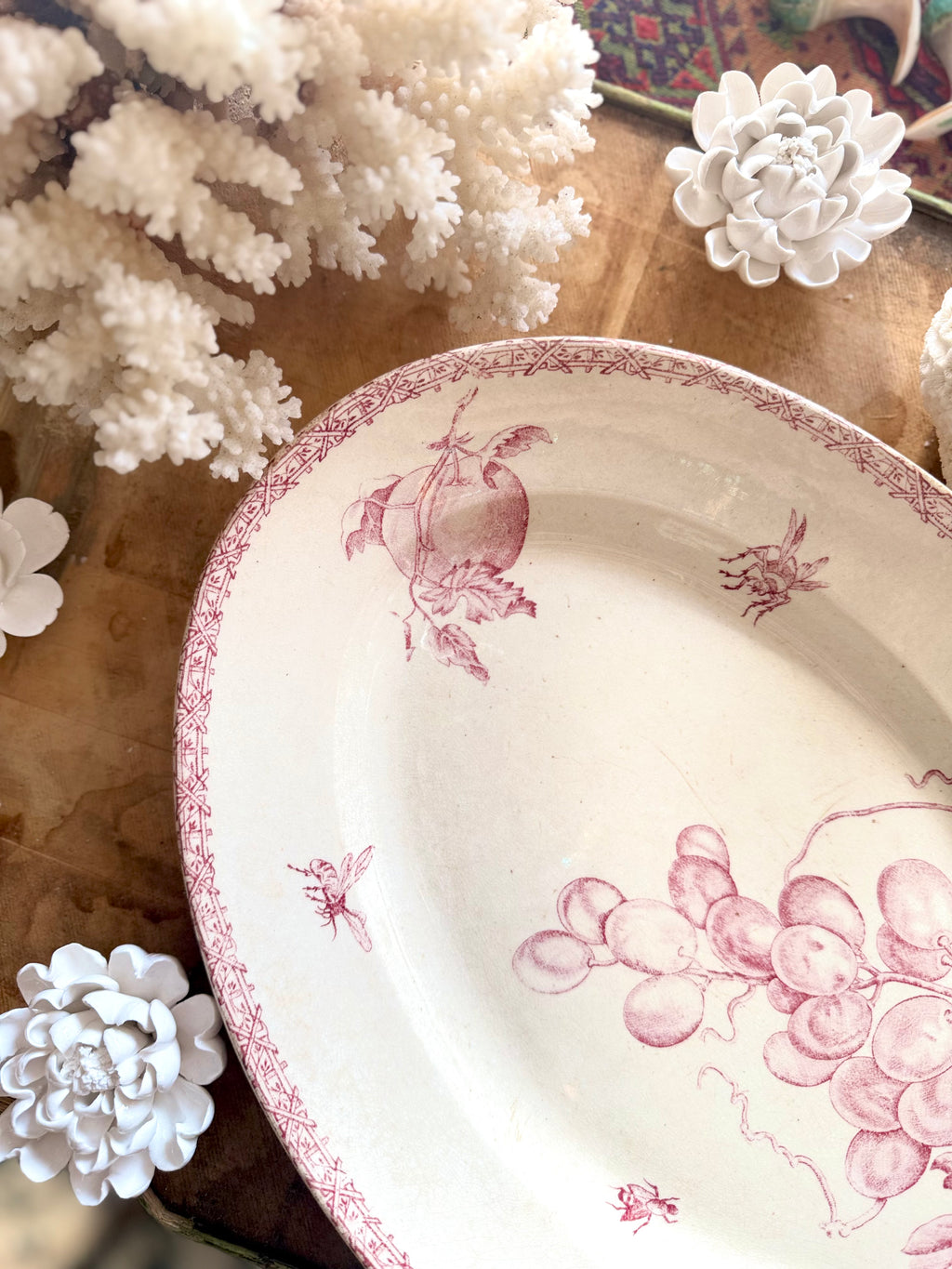 Rare plat de Choisy Le Roi en terre de fer - Le boudoir luxe de Solenn