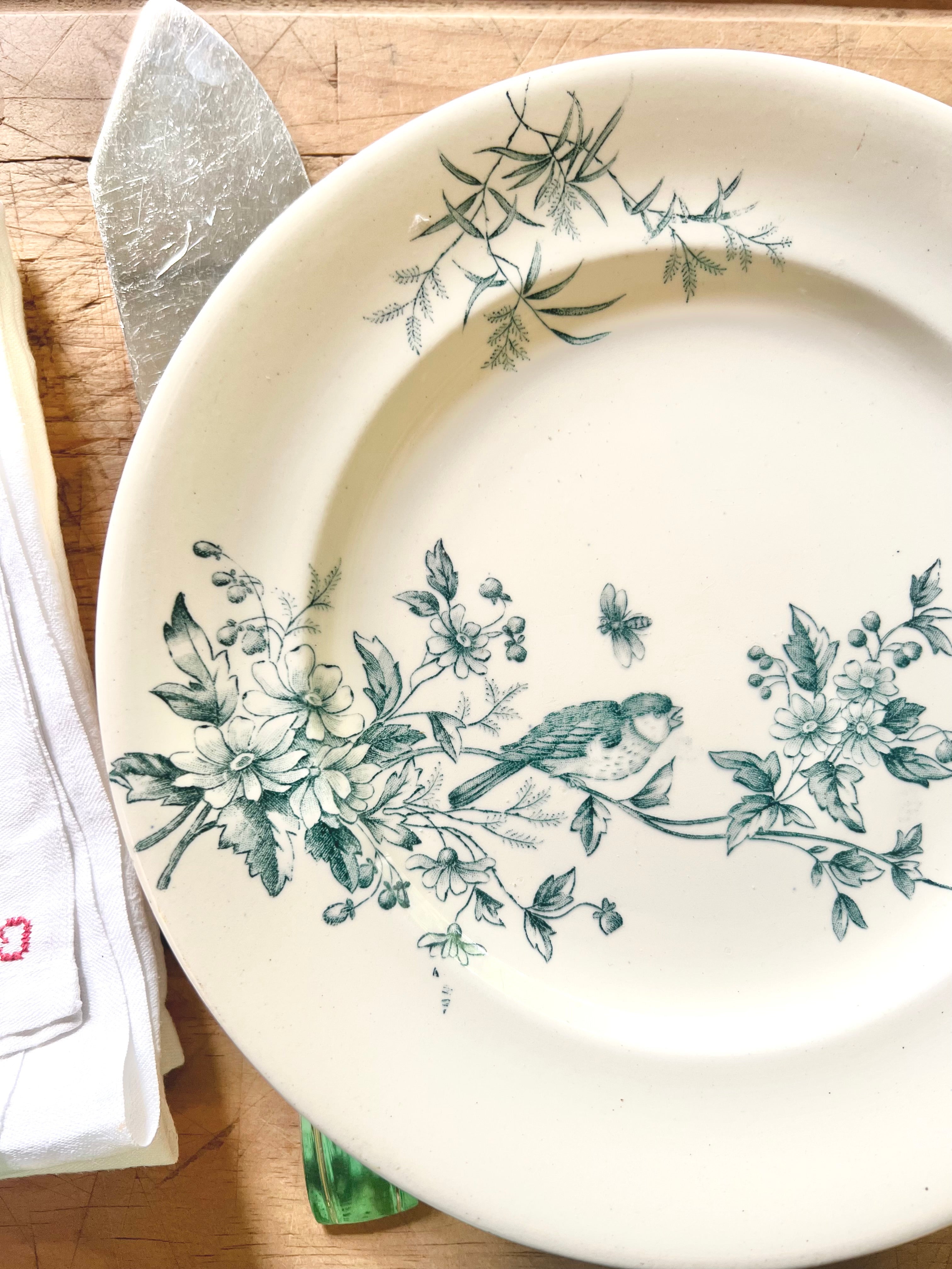 Assiette haute, Longwy, terre de fer - Le boudoir luxe de Solenn